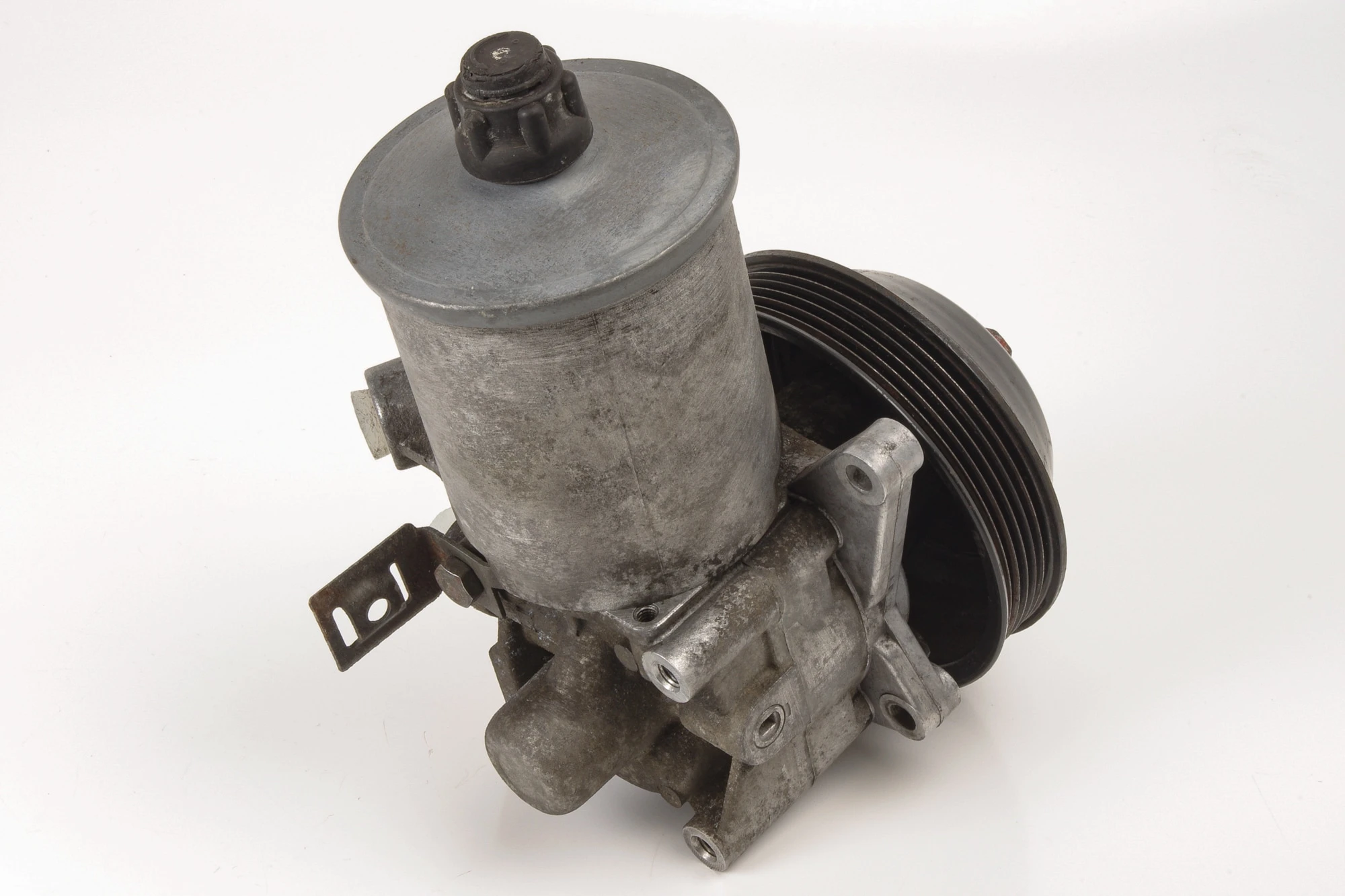 Mercedes 2104662001 Power Steering Pump (a) | W124 E R129 SL W202 C