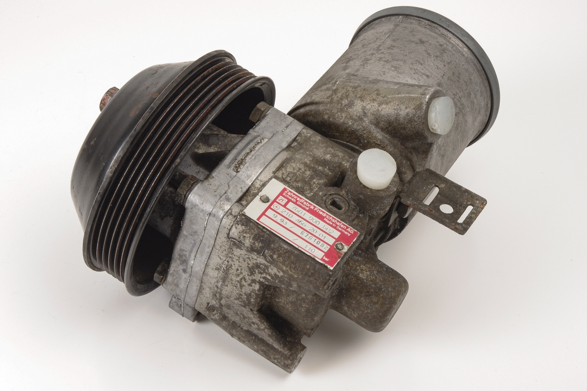 Mercedes 2104662001 Power Steering Pump (a) | W124 E R129 SL W202 C