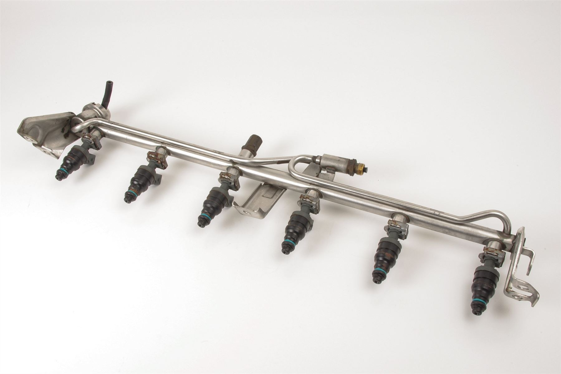 Mercedes 1040701295 Fuel Rail & Injector Set | W124 E R129 SL W140 S W202 C