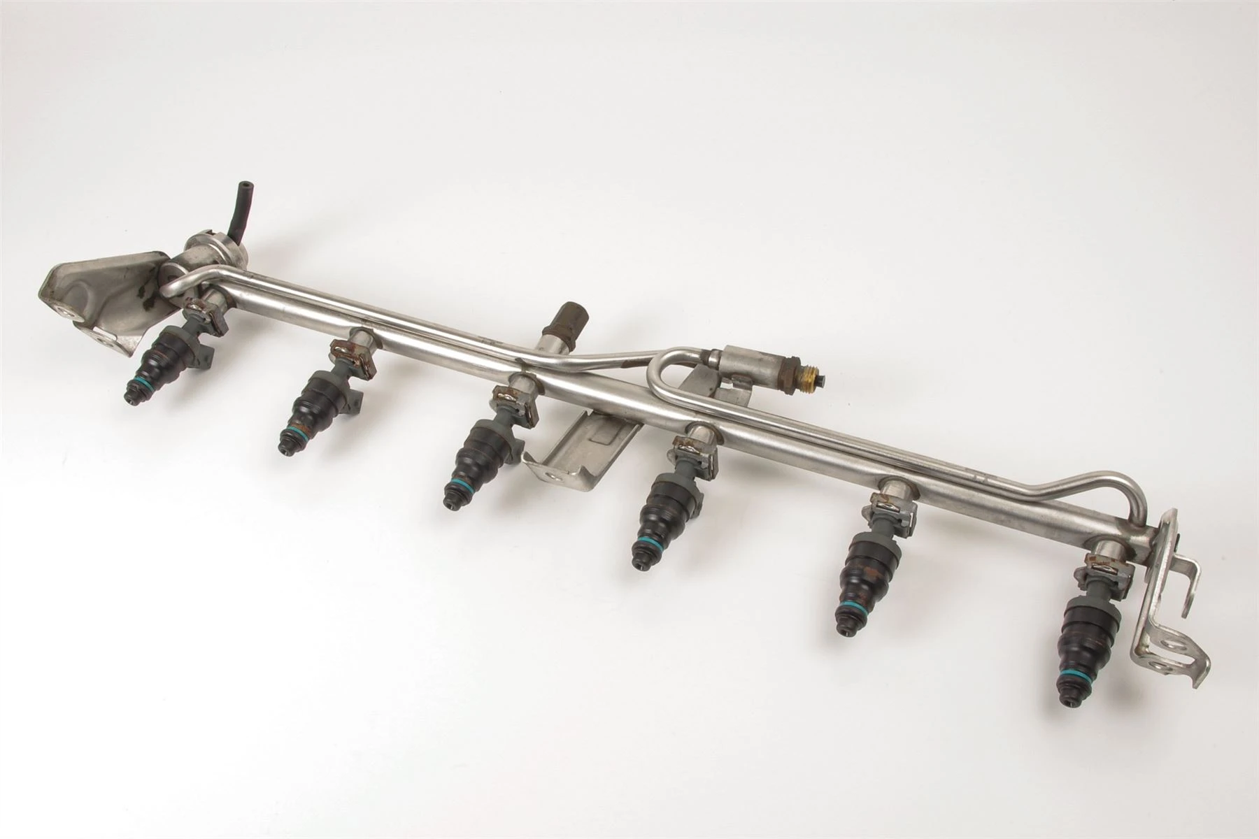 Mercedes 1040701295 Fuel Rail & Injector Set | W124 E R129 SL W140 S W202 C