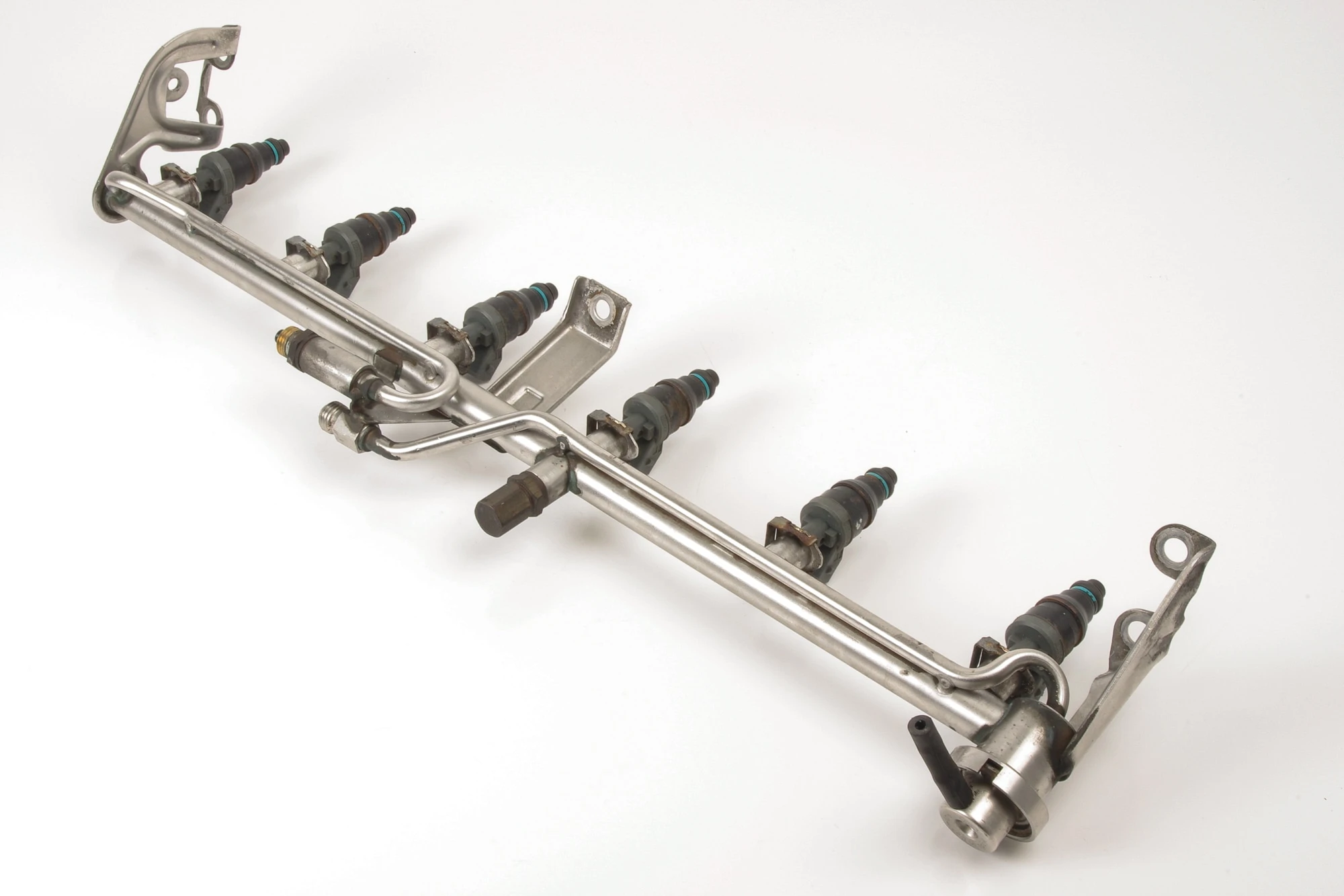 Mercedes 1040701295 Fuel Rail & Injector Set | W124 E R129 SL W140 S W202 C