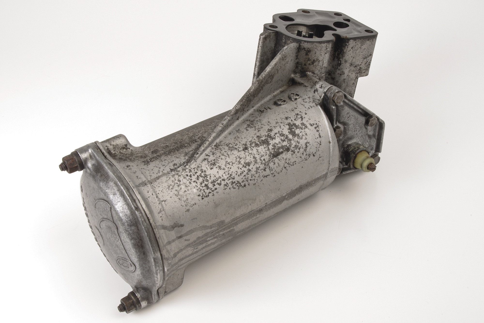 Mercedes 6151840102 Oil Filter Housing | W115 E W460 G