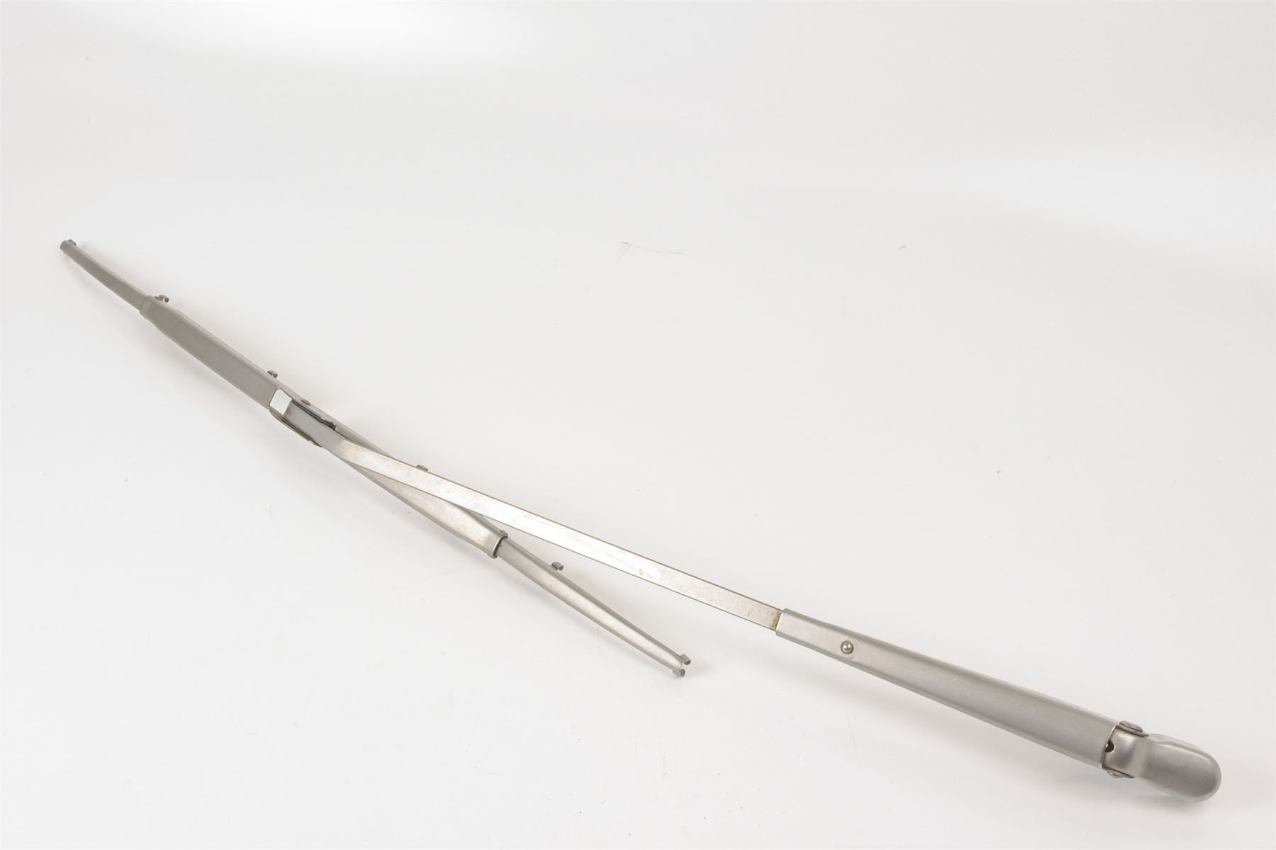 Mercedes 1078203944 Wiper Arm - Left (a) | C107 R107 SL