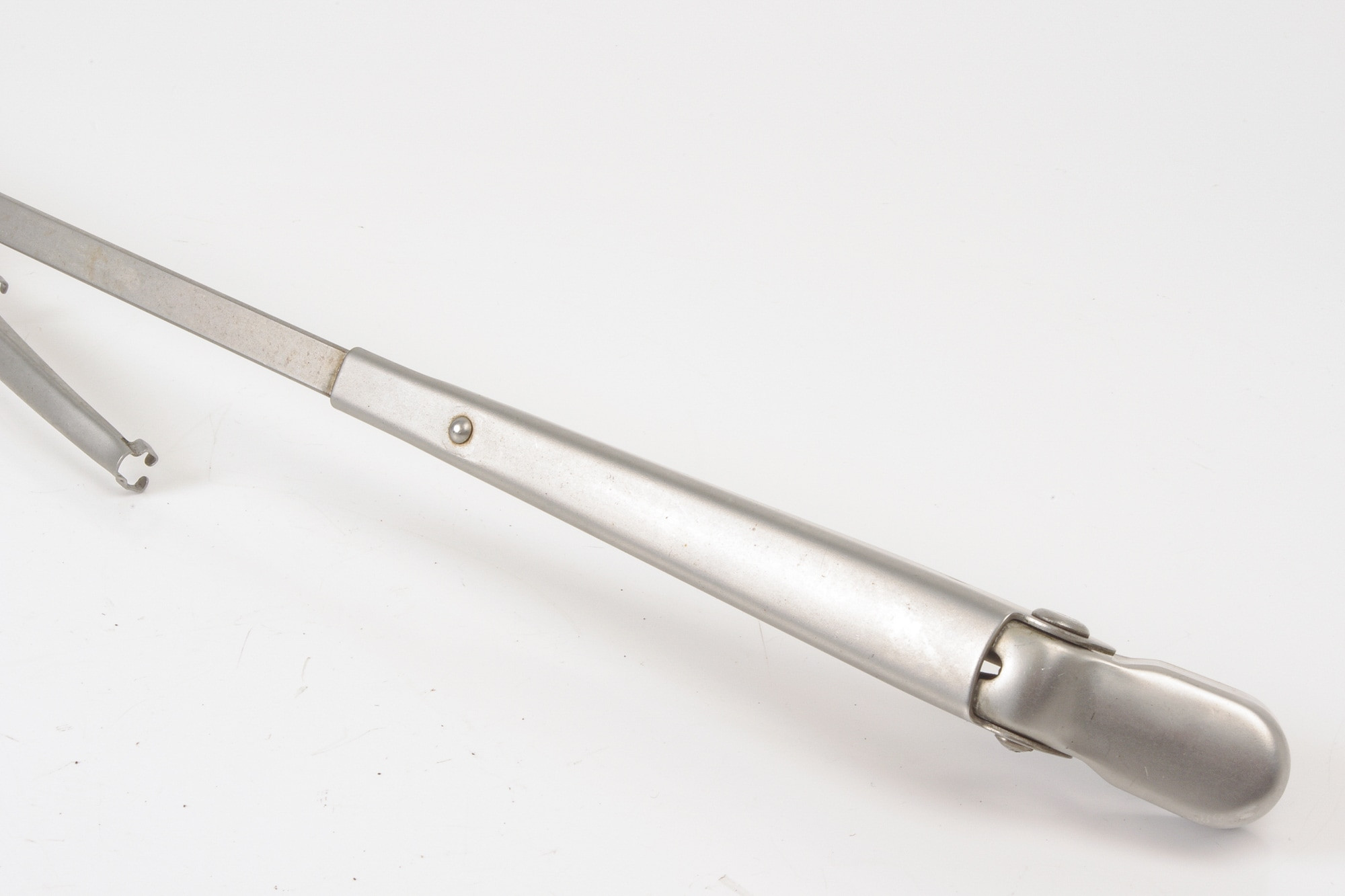 Mercedes 1078203944 Wiper Arm - Left | C107 R107 SL