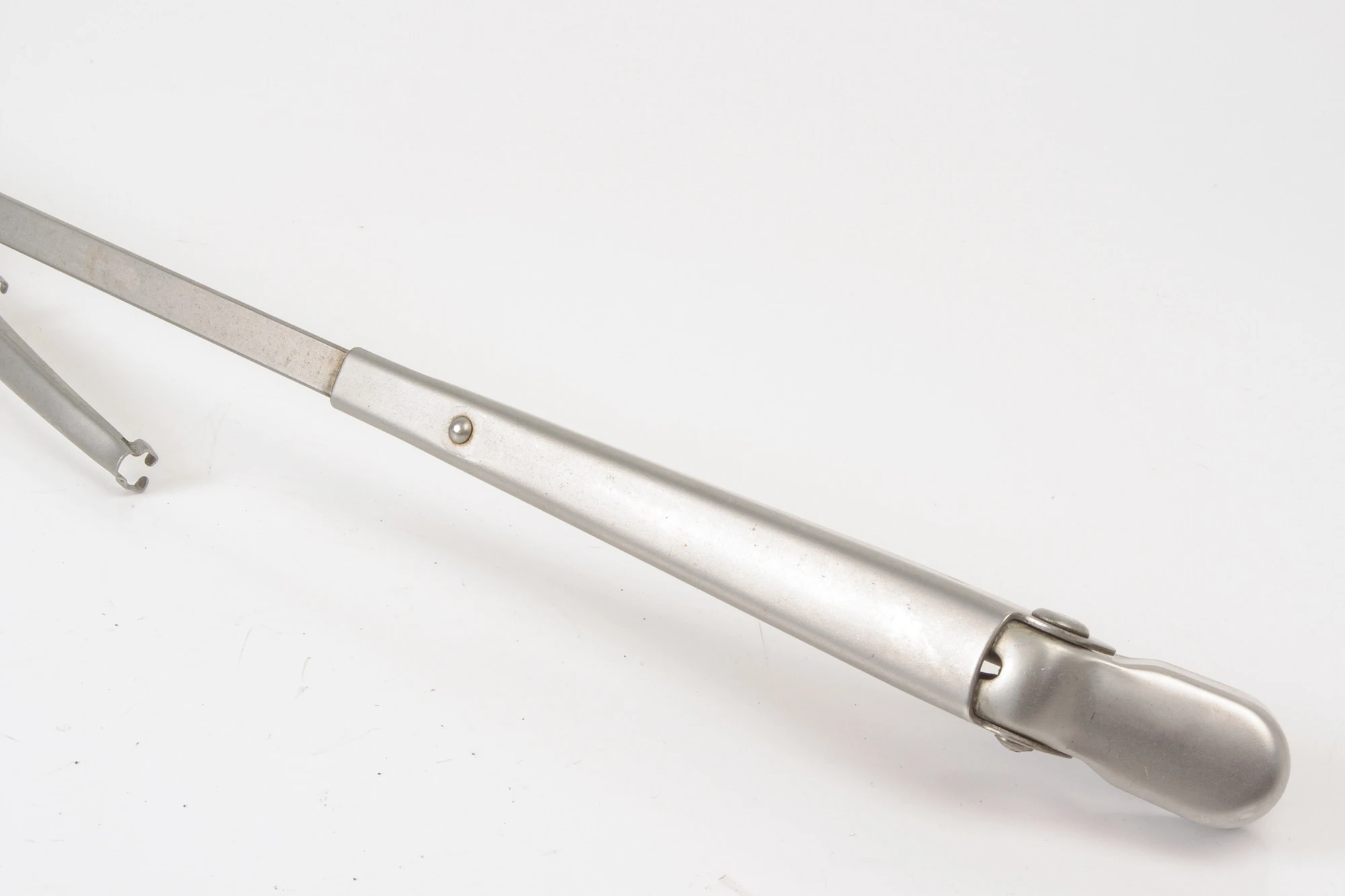 Mercedes 1078203944 Wiper Arm - Left | C107 R107 SL