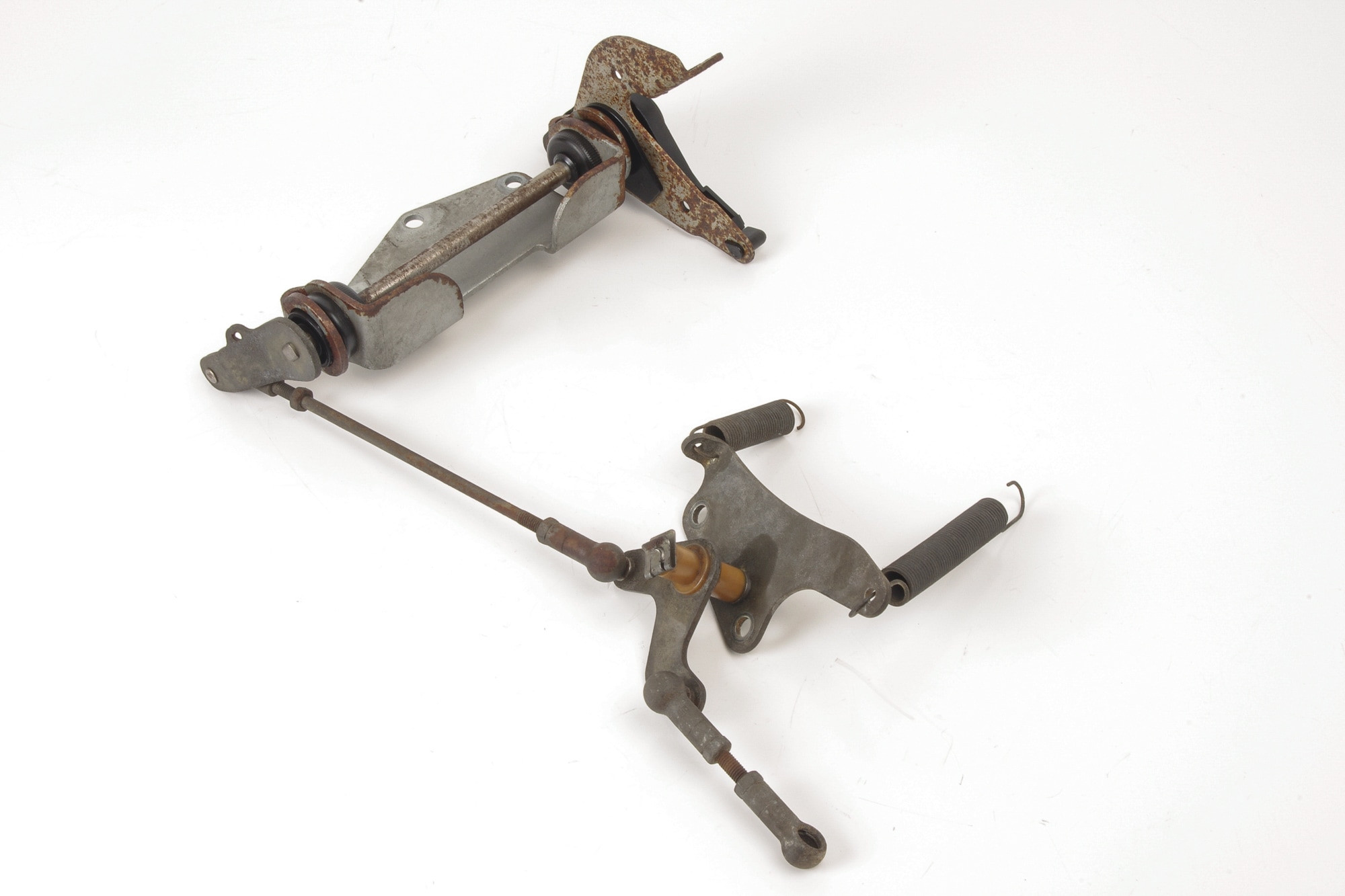 Mercedes 1200700921 Throttle Control Linkage (b) | R129 SL W140 V140 C140 S