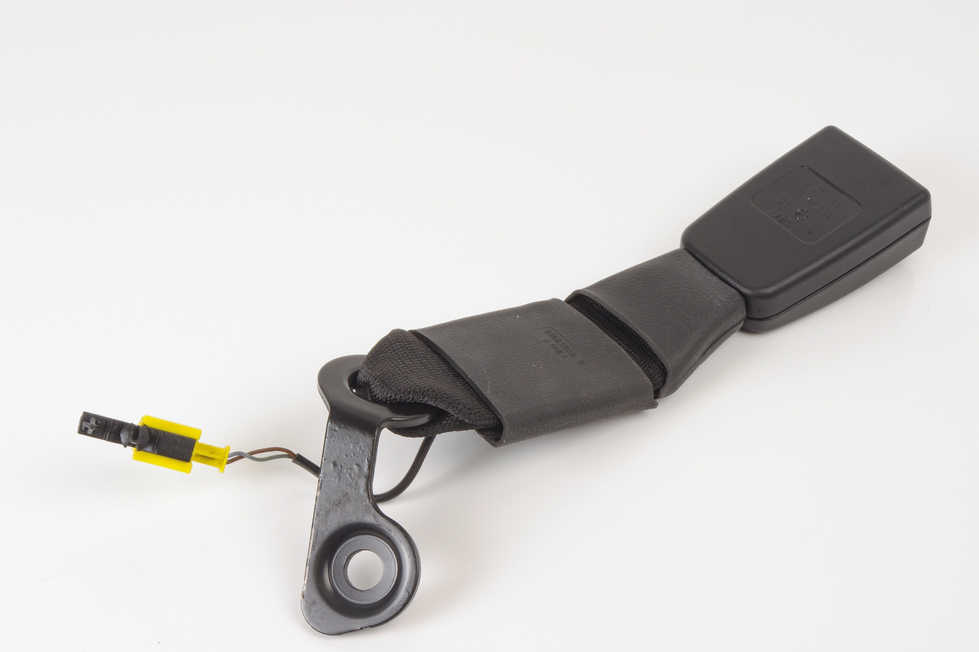 Mercedes 2048602669 Seat Belt Buckle - Rear (a) | W204 C