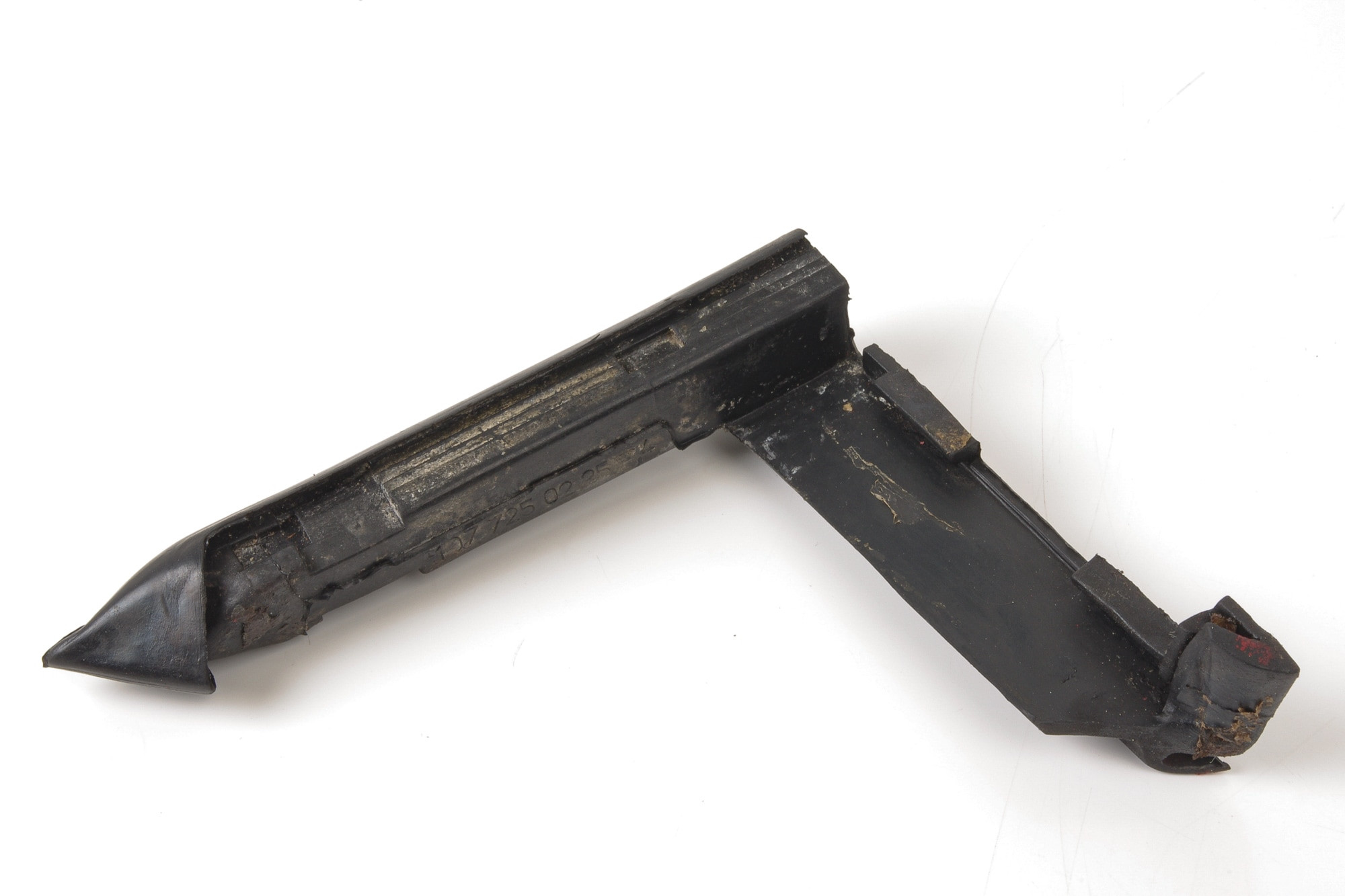Mercedes 1077250225 Window Seal - Right | C107 R107 SL