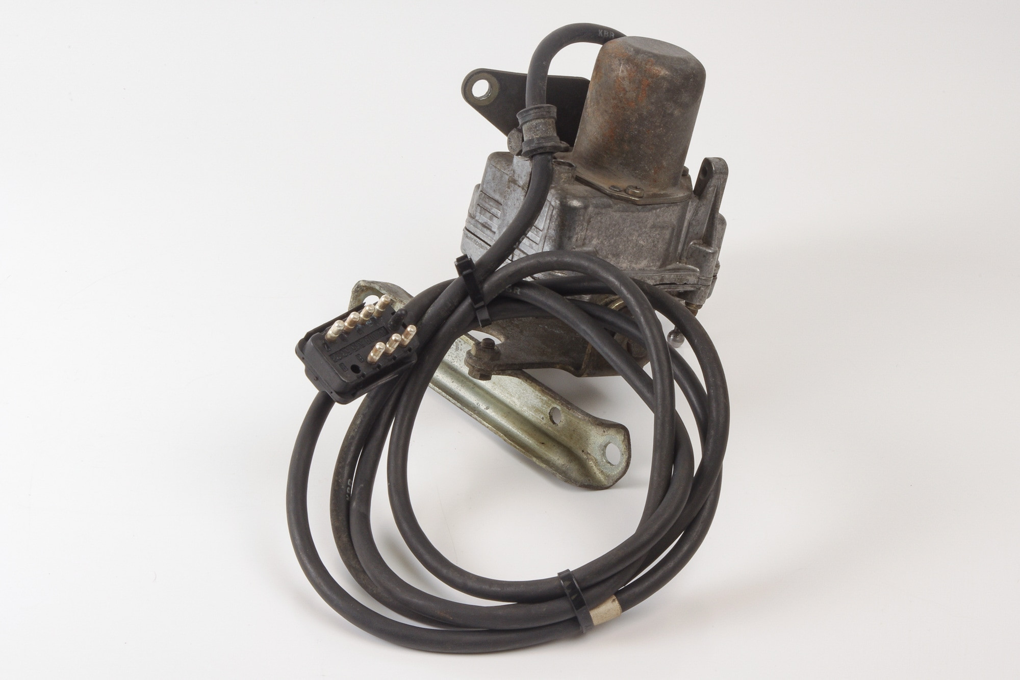 Mercedes 0005453365 Cruise Control Actuator (b) | W123 E R129 SL W463 G W638 V