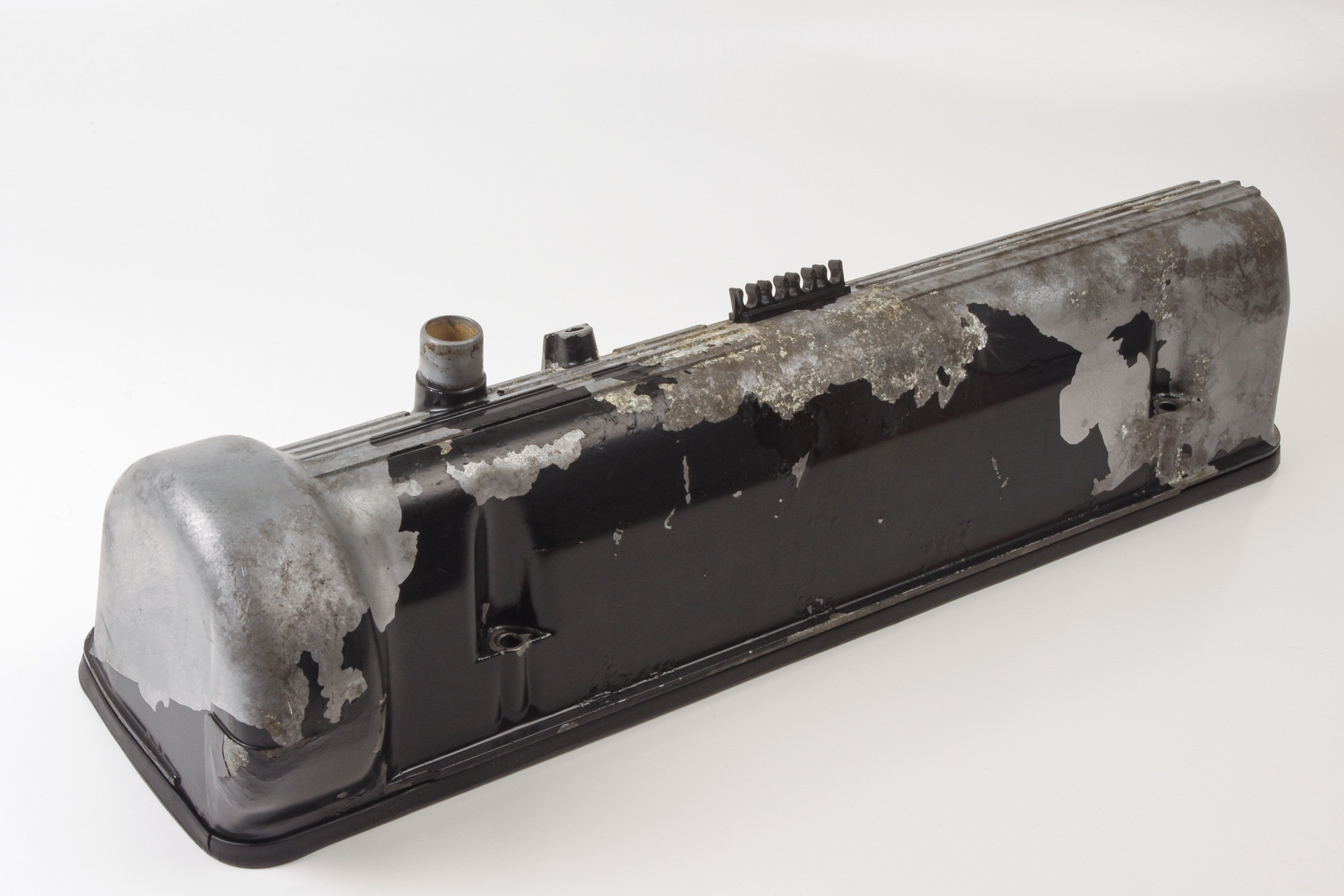 Mercedes 1170162105 Valve Cylinder Head Cover - Left | R107 SL W116 S