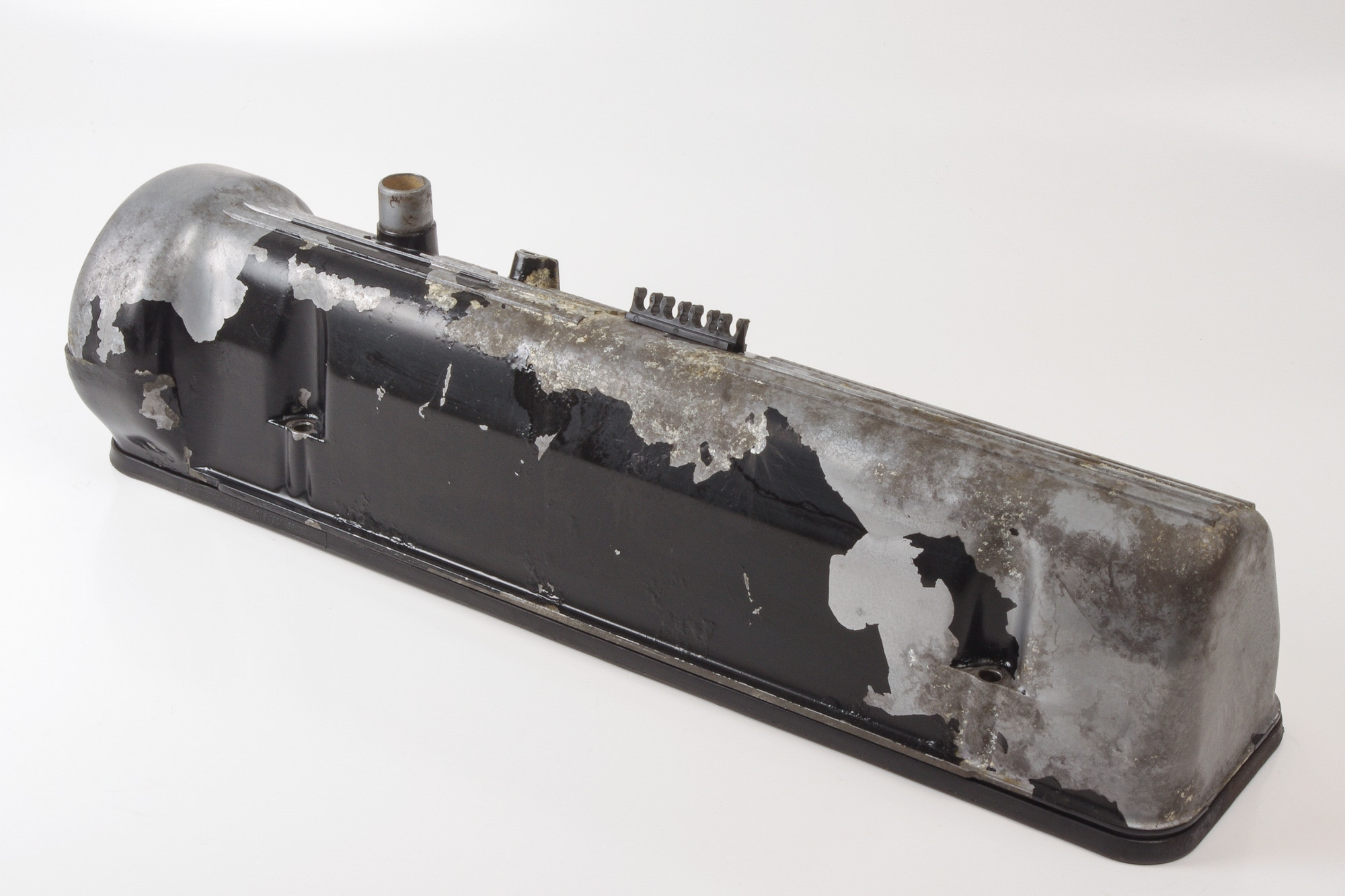 Mercedes 1170162105 Valve Cylinder Head Cover - Left | R107 SL W116 S