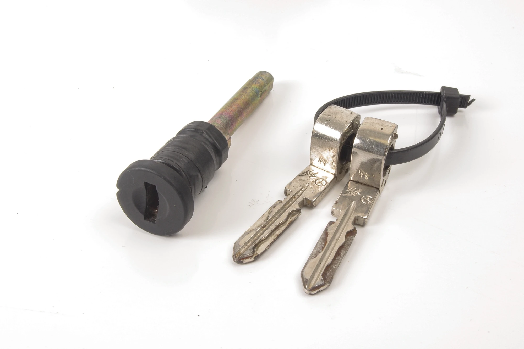 Mercedes 2104620030 Lock Set | R129 SL W140 V140 C140 S W210 S210 E