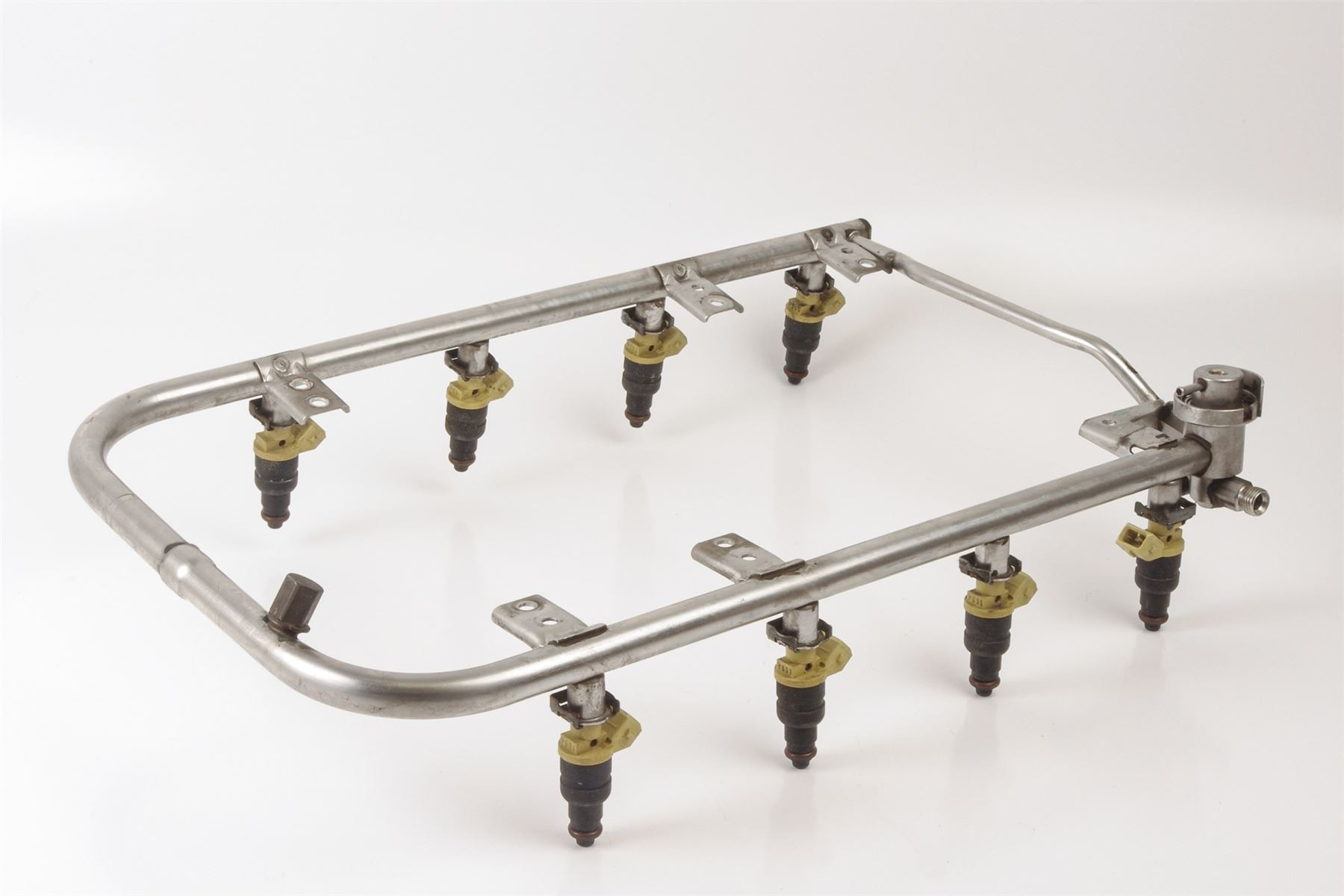 Mercedes 1190700895 Fuel Rail (a) | W124 W210 E R129 SL W140 S