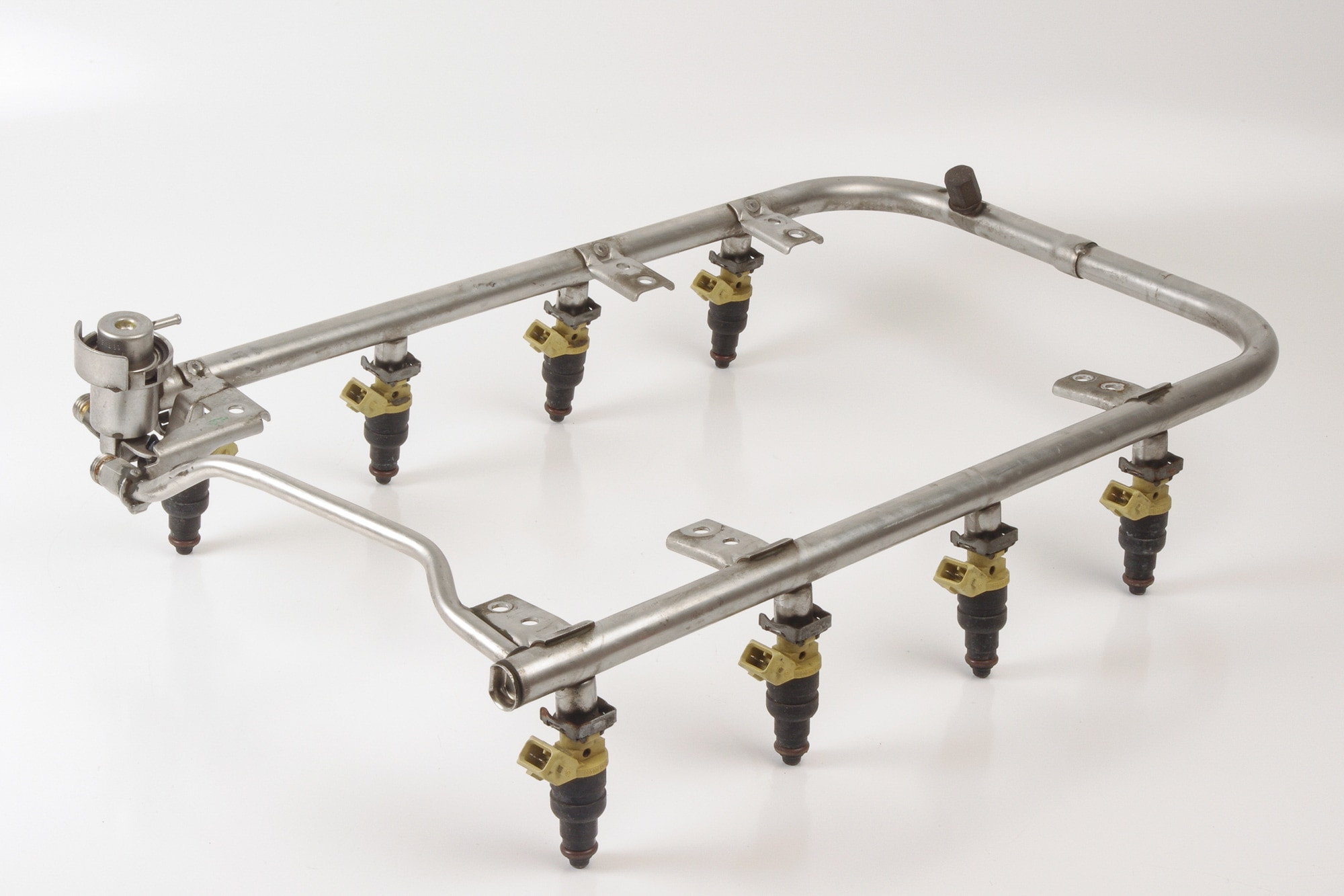 Mercedes 1190700895 Fuel Rail (a) | W124 W210 E R129 SL W140 S