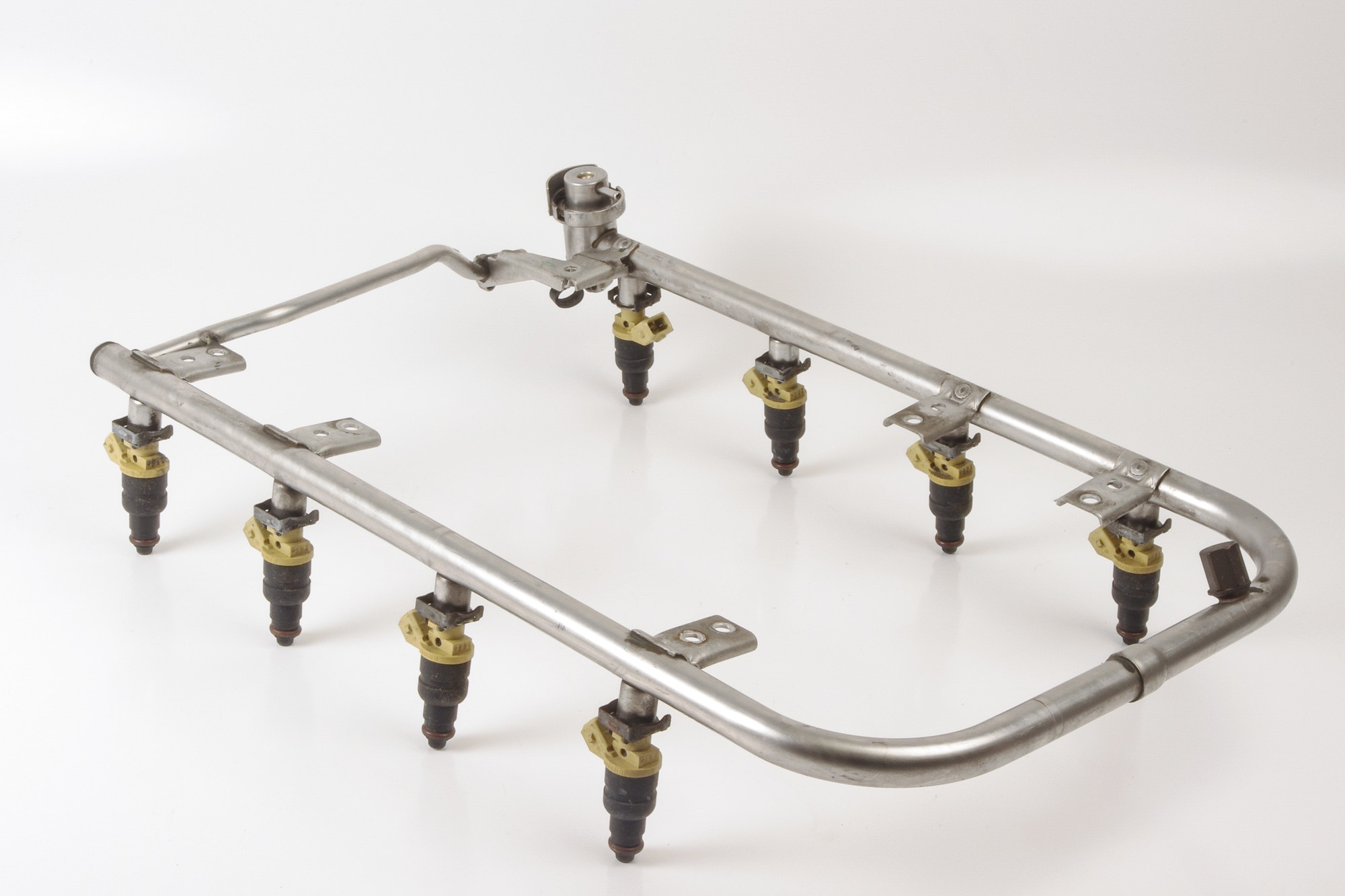 Mercedes 1190700895 Fuel Rail (a) | W124 W210 E R129 SL W140 S