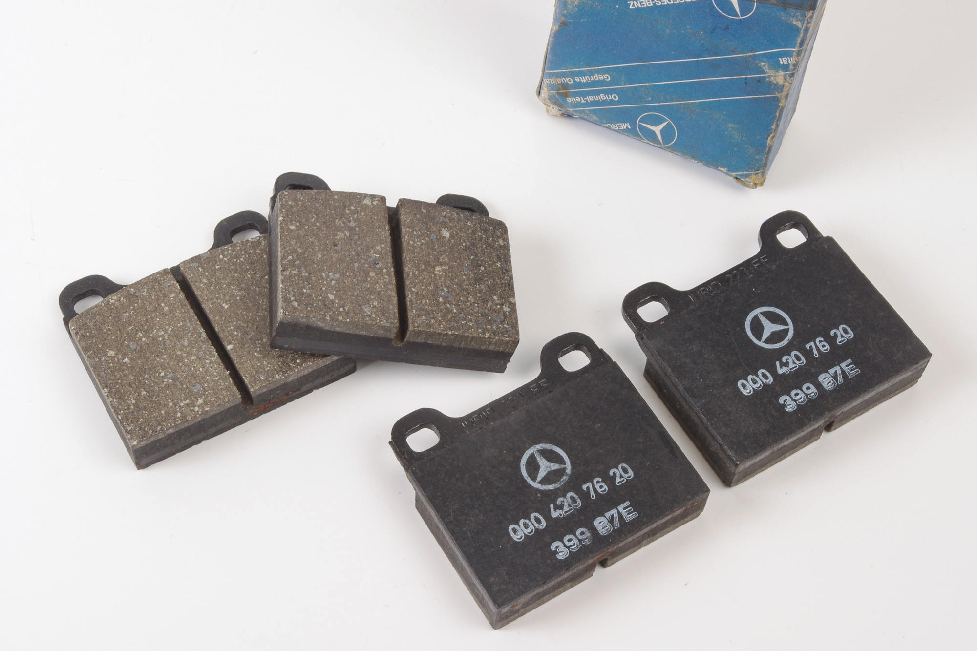 Mercedes 0004207620 Brake Pad (New Old St.) | C107 R107 SL W114 W115 W123 E...