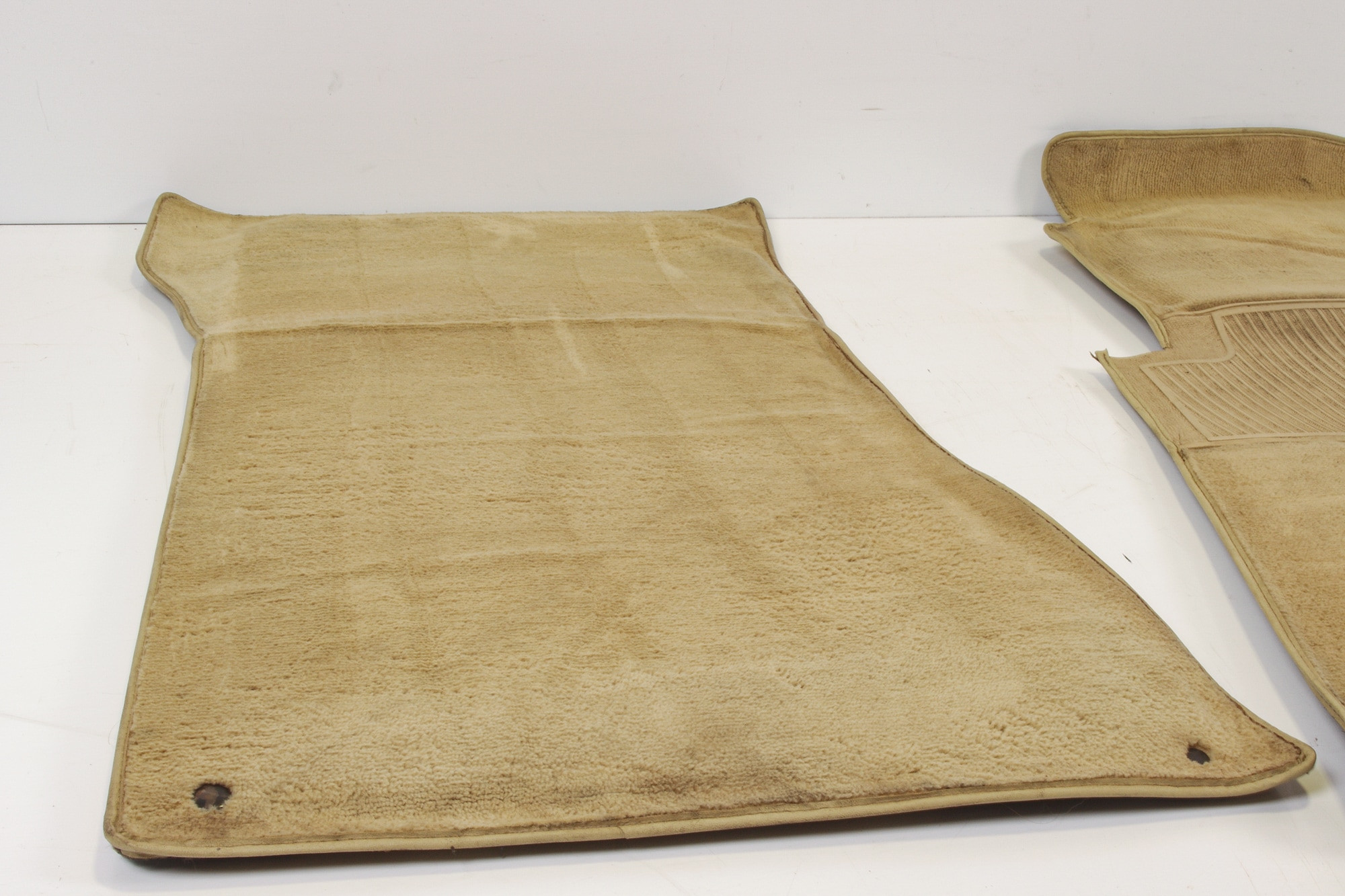 Mercedes 1076840430 Floor Mat Set x4 - Beige | R107 SL