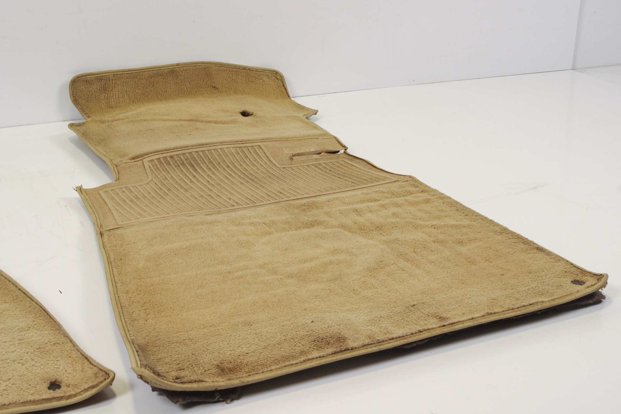 Mercedes 1076840430 Floor Mat Set x4 - Beige | R107 SL