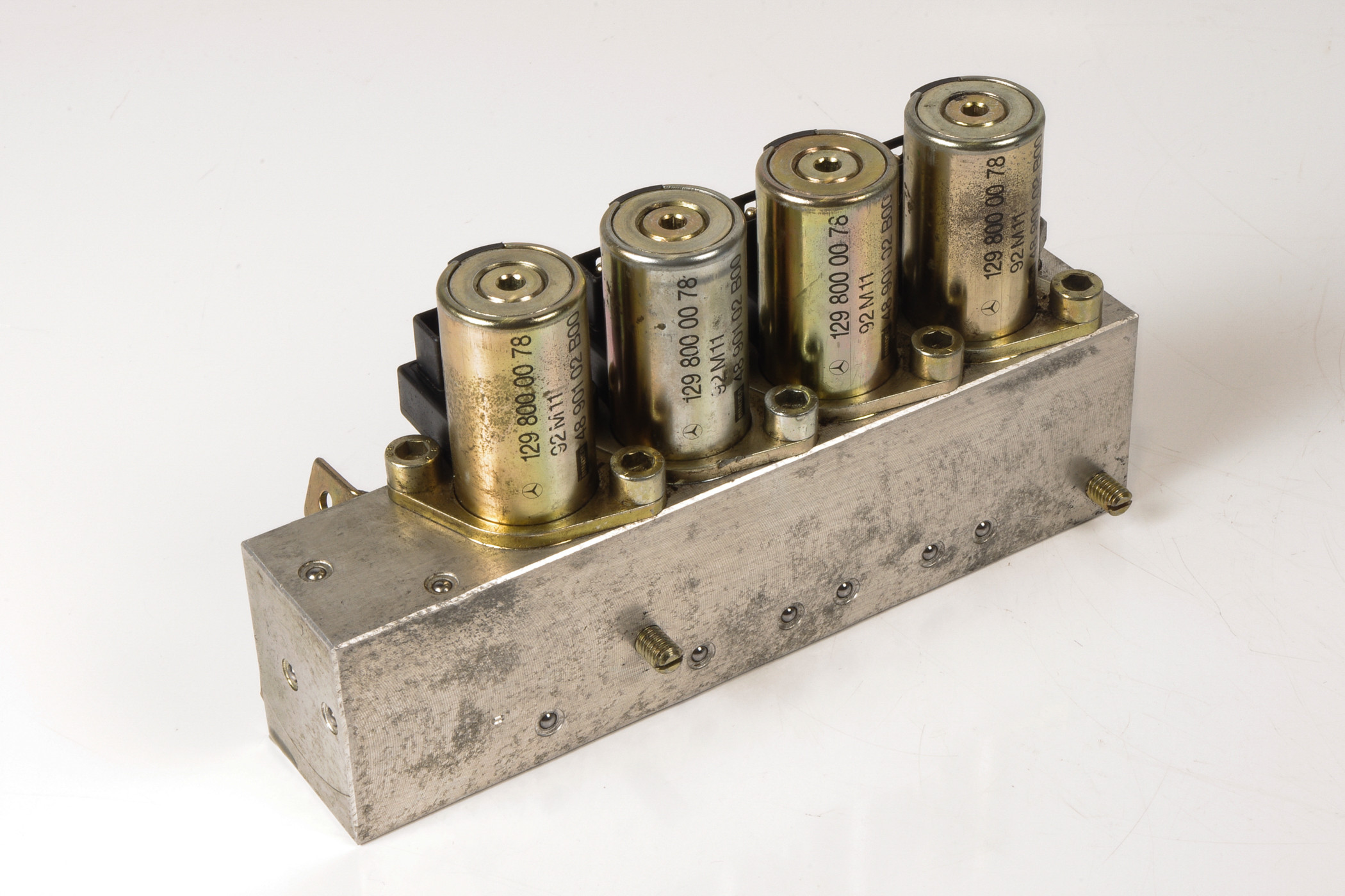 Mercedes 1298000178 Roof Hydraulic Valve Block - Front | R129 SL