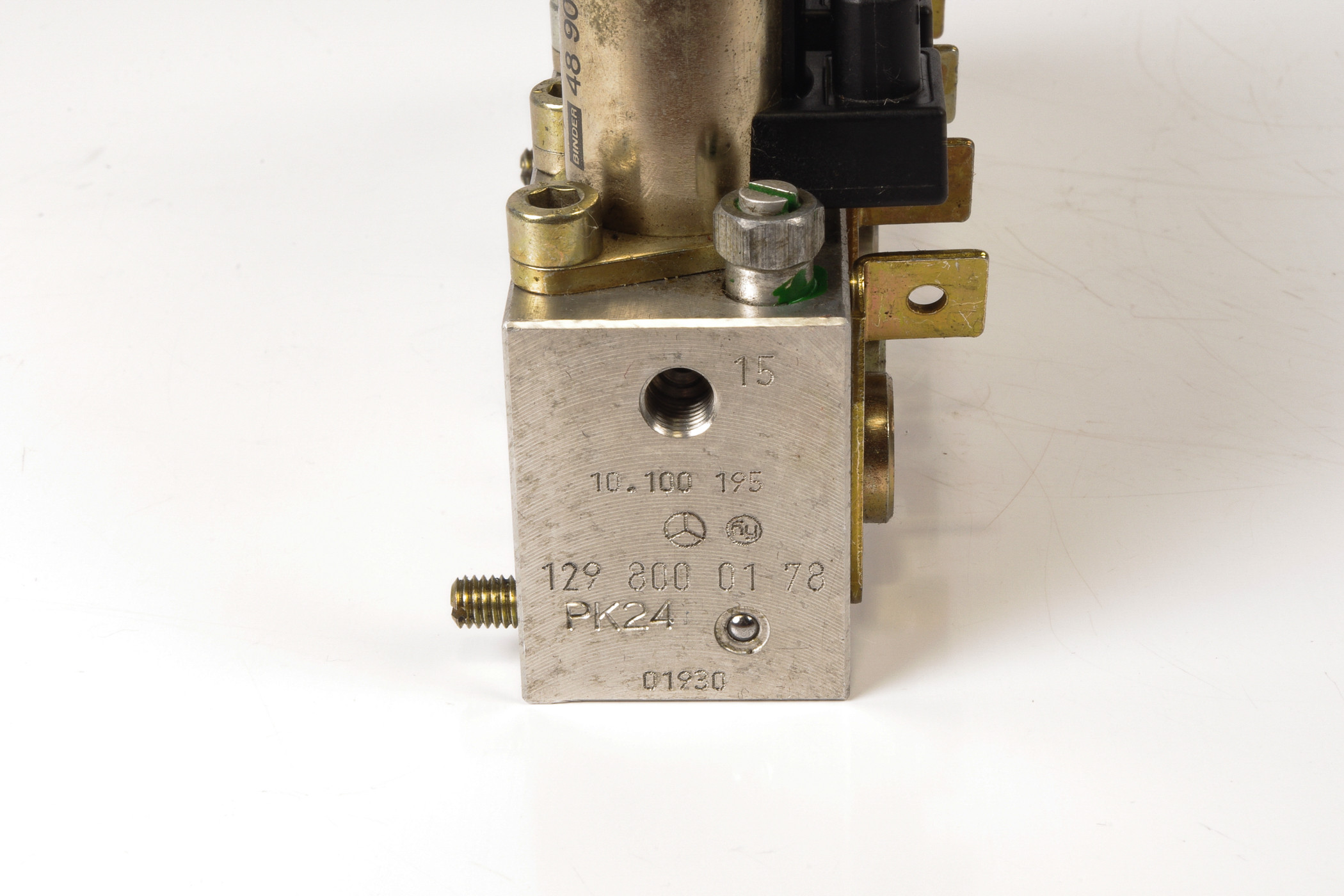 Mercedes 1298000178 Roof Hydraulic Valve Block - Front | R129 SL