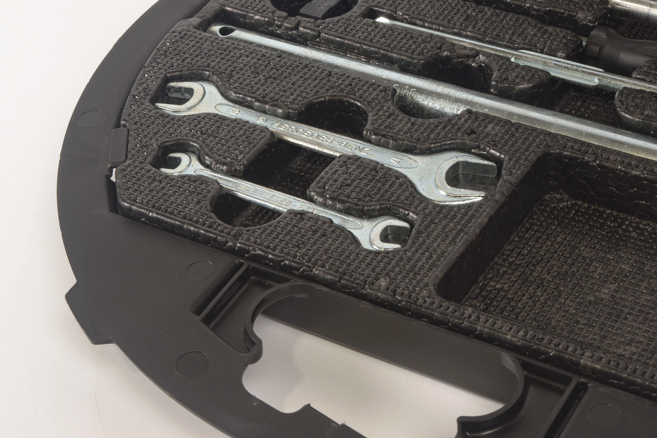 Mercedes 1408900111 Tool Kit (a) | W140 V140 C140 S