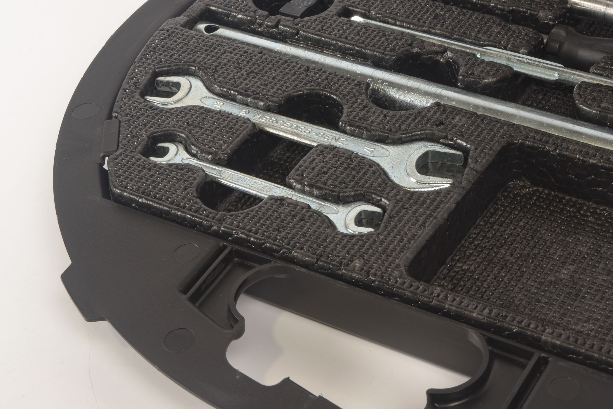 Mercedes 1408900111 Tool Kit (a) | W140 V140 C140 S