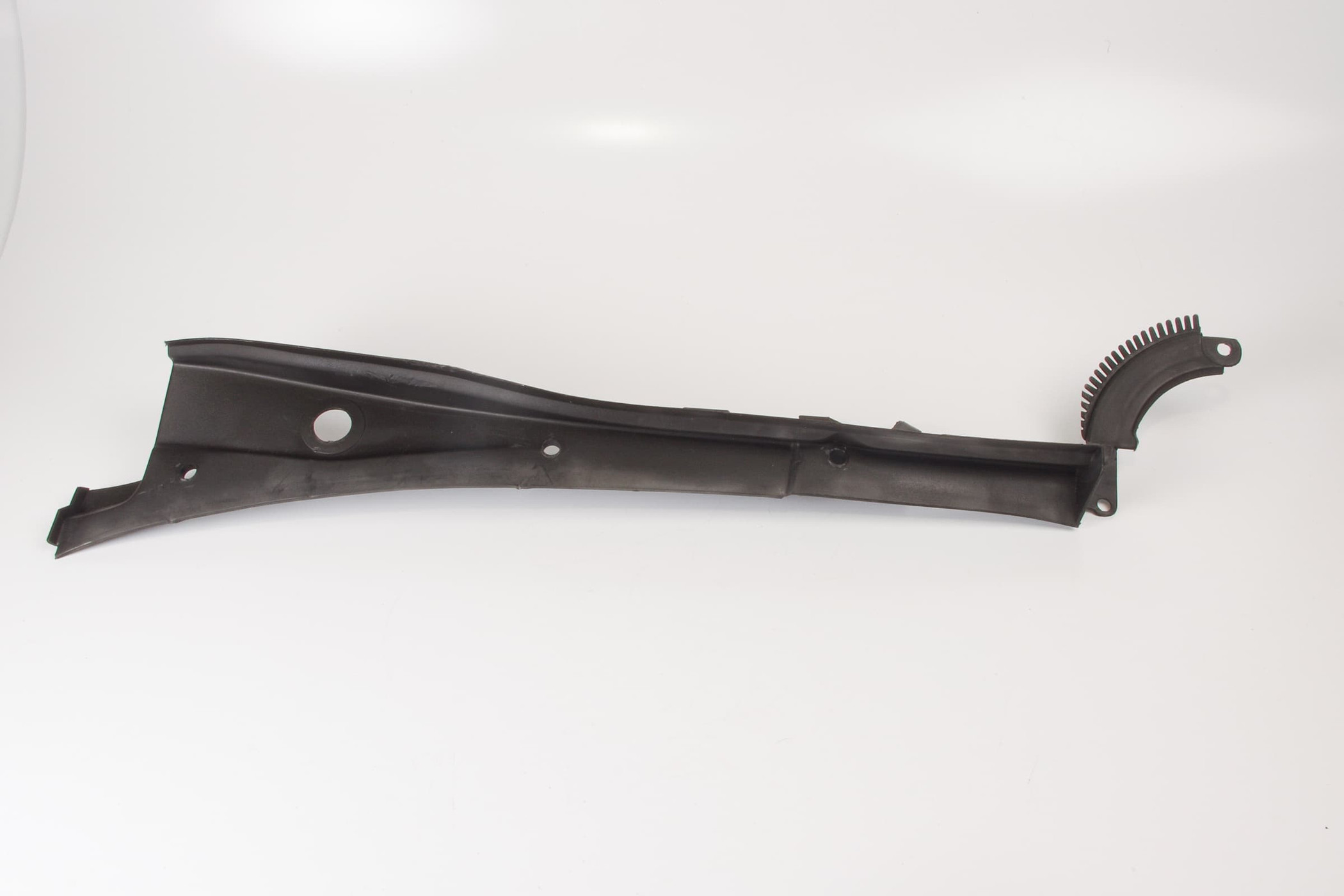 Mercedes 1408302328 Water Baffle - Front Left | W140 V140 C140 S