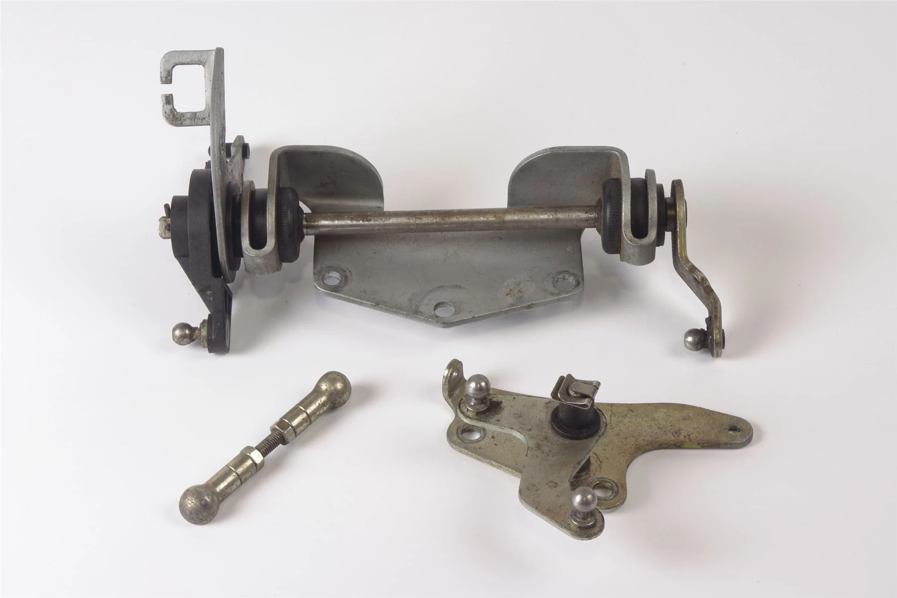 Mercedes 1200701321 Throttle Control Linkage | R129 SL W140 V140 C140 S