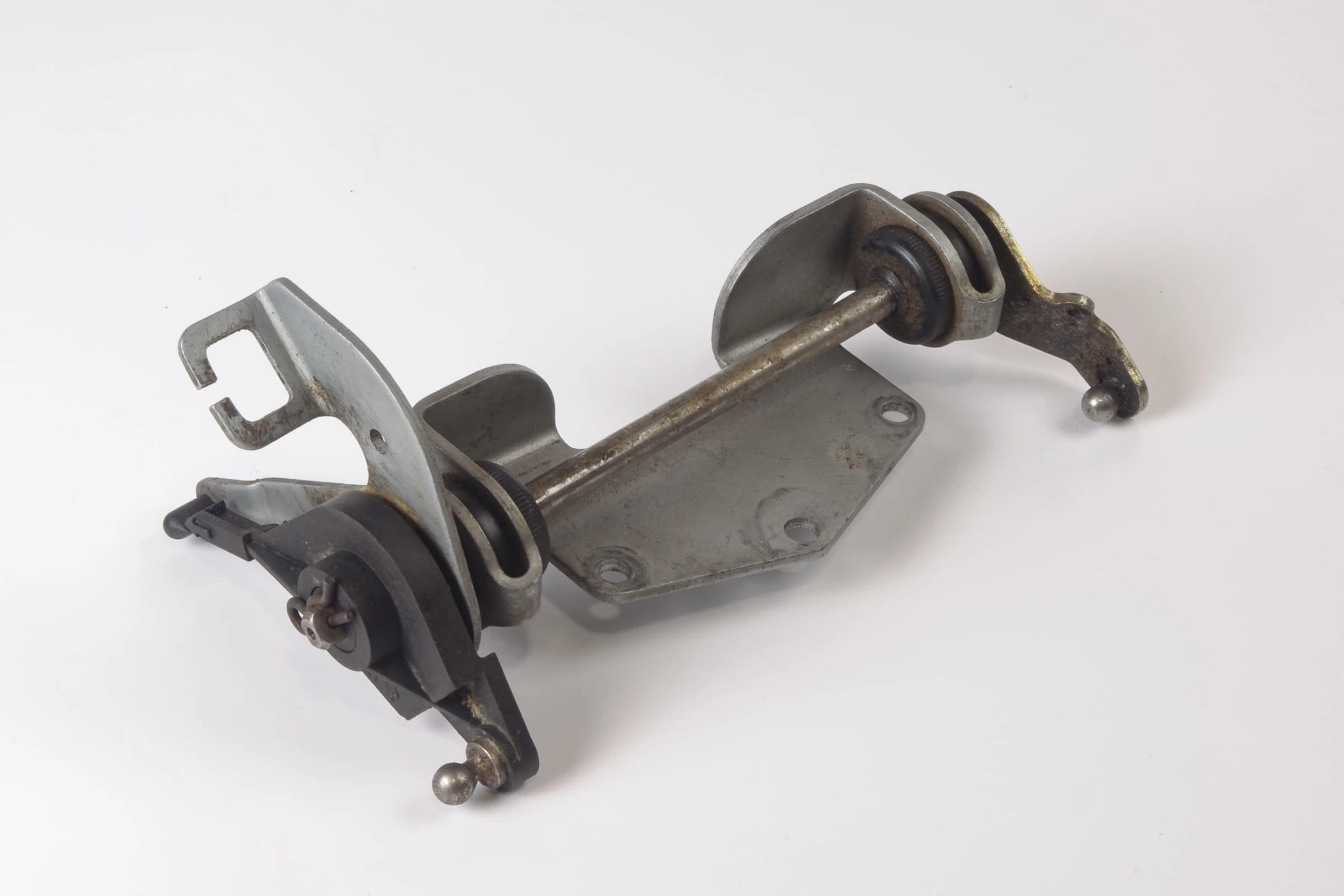 Mercedes 1200701321 Throttle Control Linkage | R129 SL W140 V140 C140 S