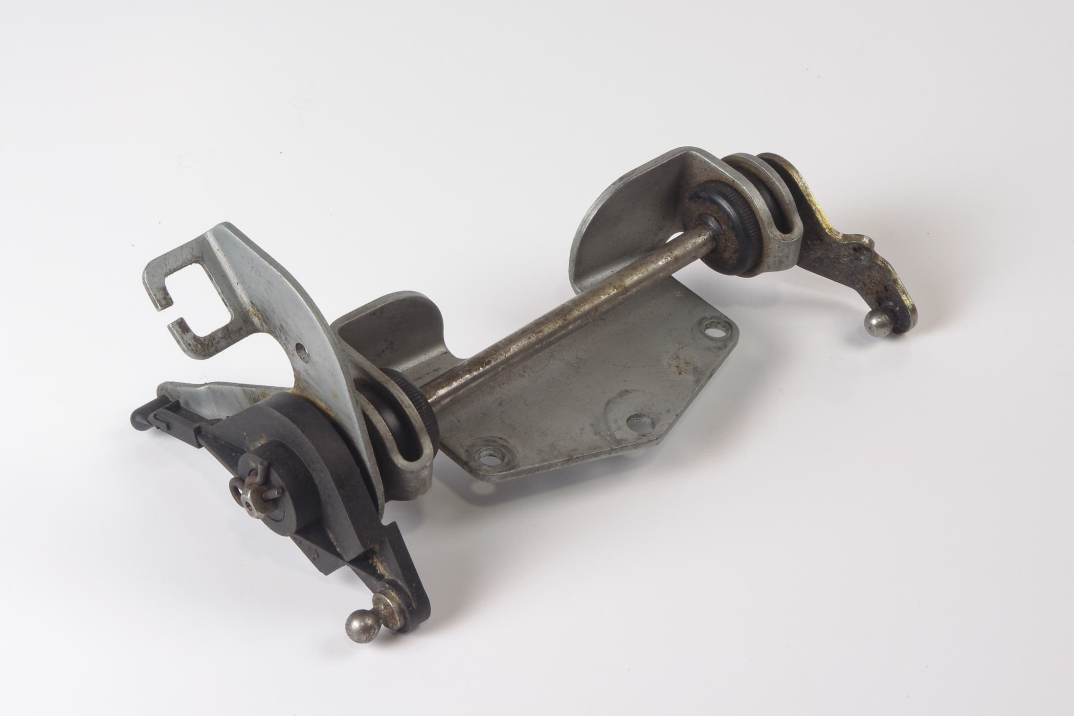 Mercedes 1200701321 Throttle Control Linkage | R129 SL W140 V140 C140 S