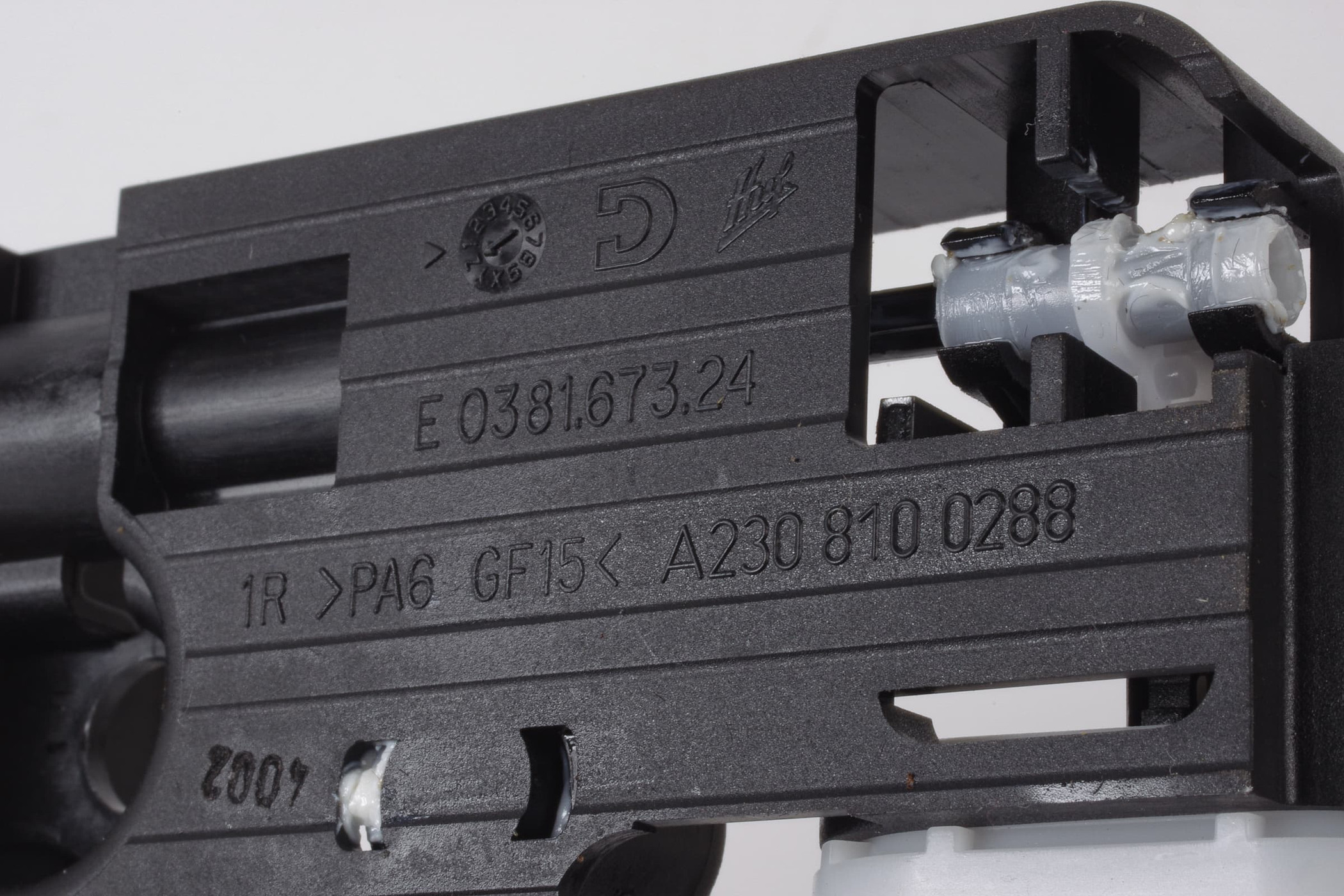 Mercedes 2308100288 Glovebox Release Button - Rear Right | R230 SL