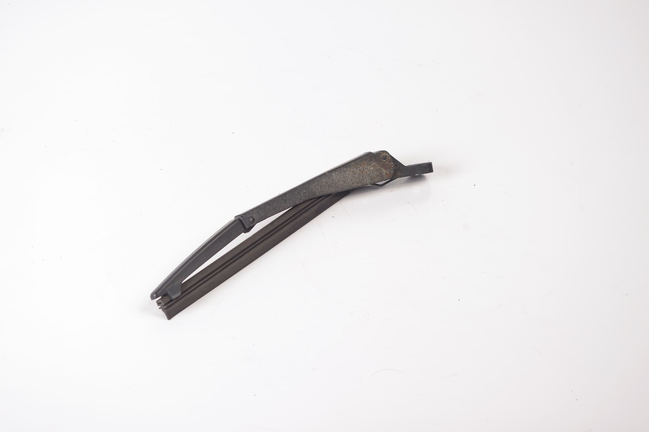 Mercedes 1408202544 Headlight Wiper Arm - Left | C140 S