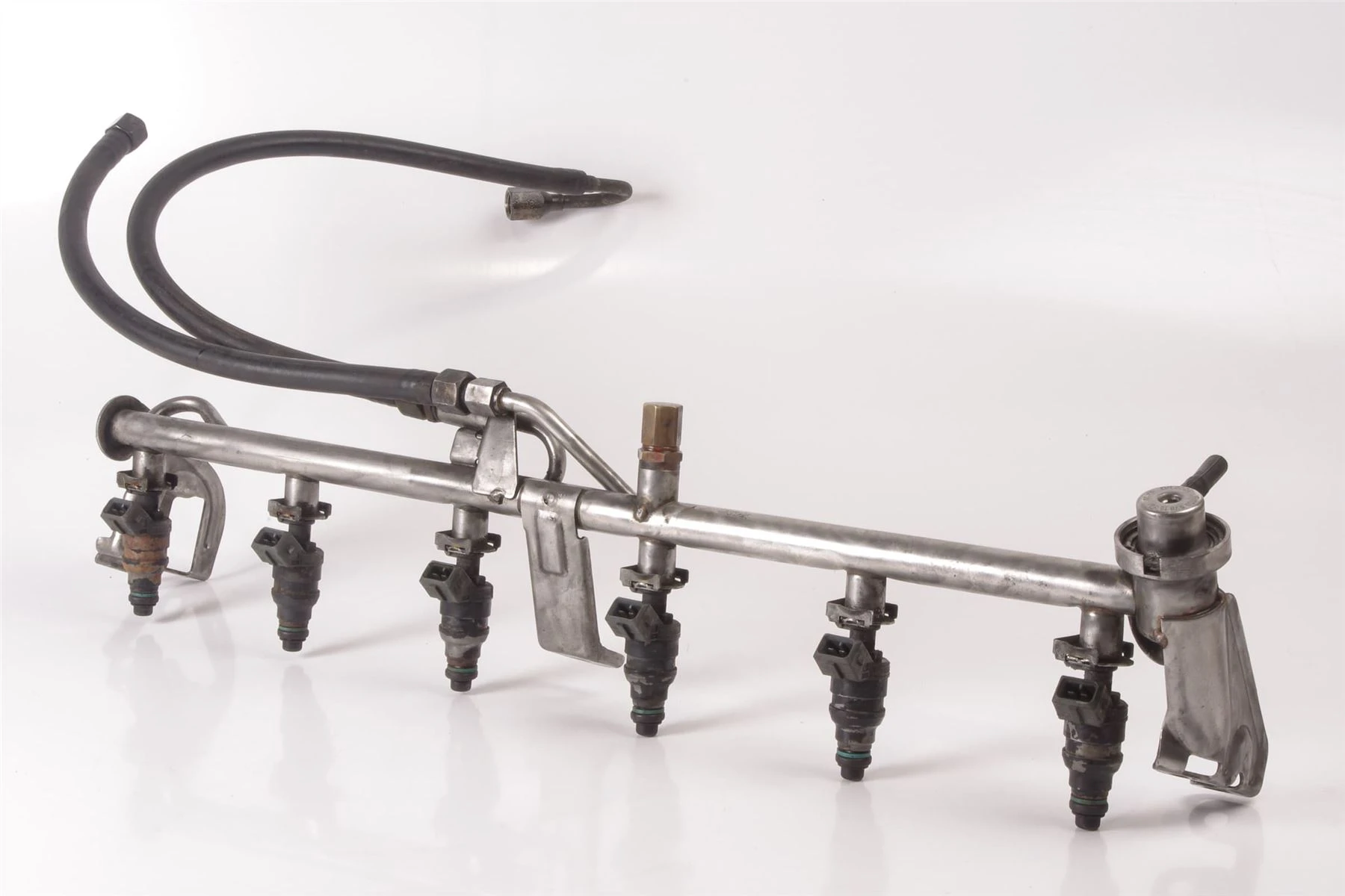 Mercedes 1040701395 Fuel Rail & Injector Set x6 | W124 W210 E R129 SL W140 S...