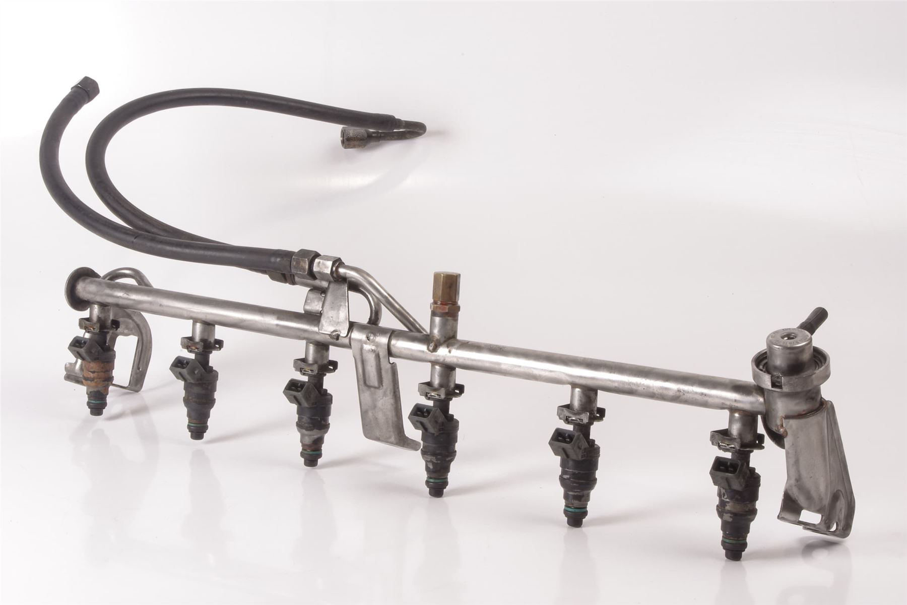 Mercedes 1040701395 Fuel Rail & Injector Set x6 | W124 W210 E R129 SL W140 S...