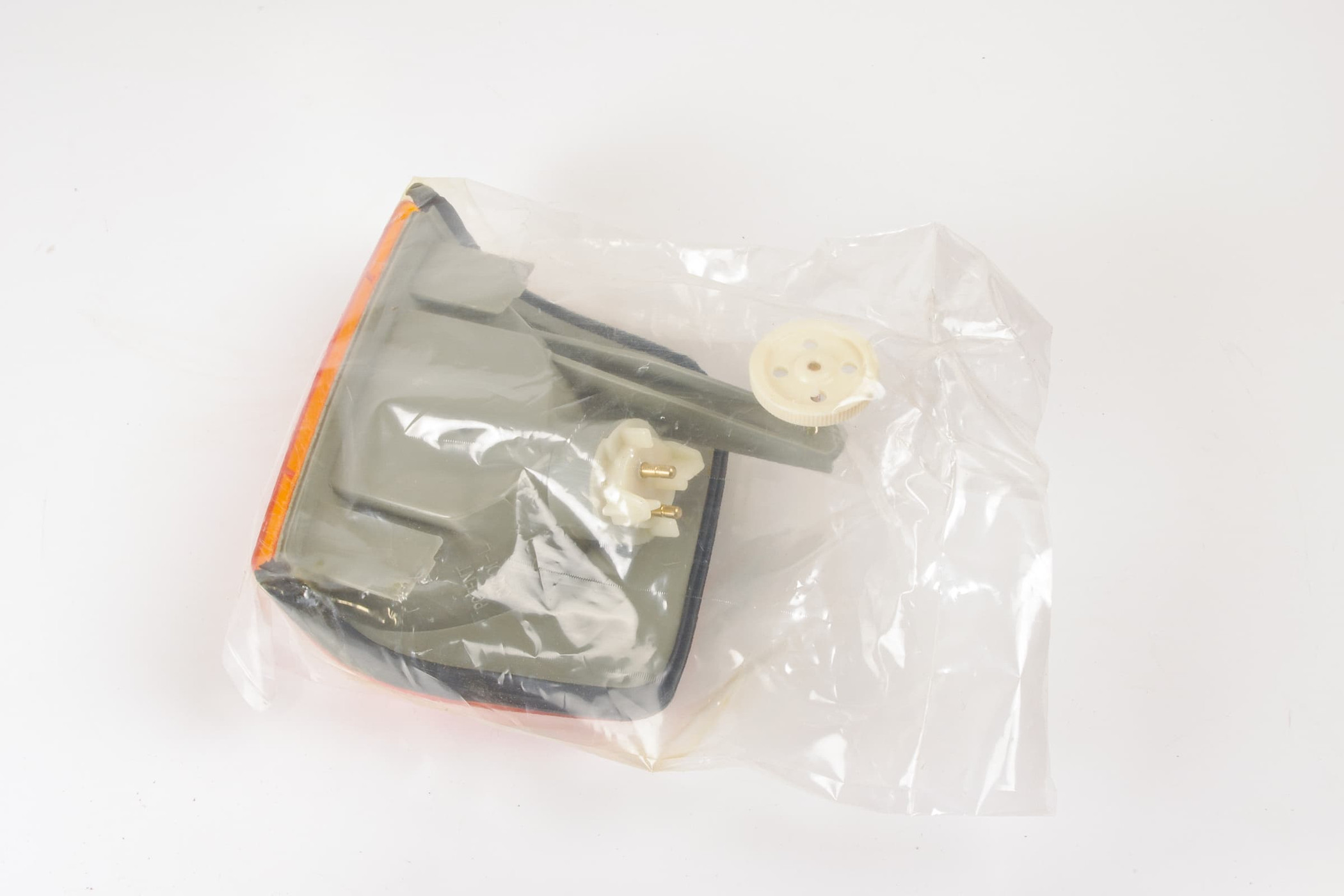 Mercedes 2018260043 Indicator Lens - Front Left Orange (New Old St.) | W201 C