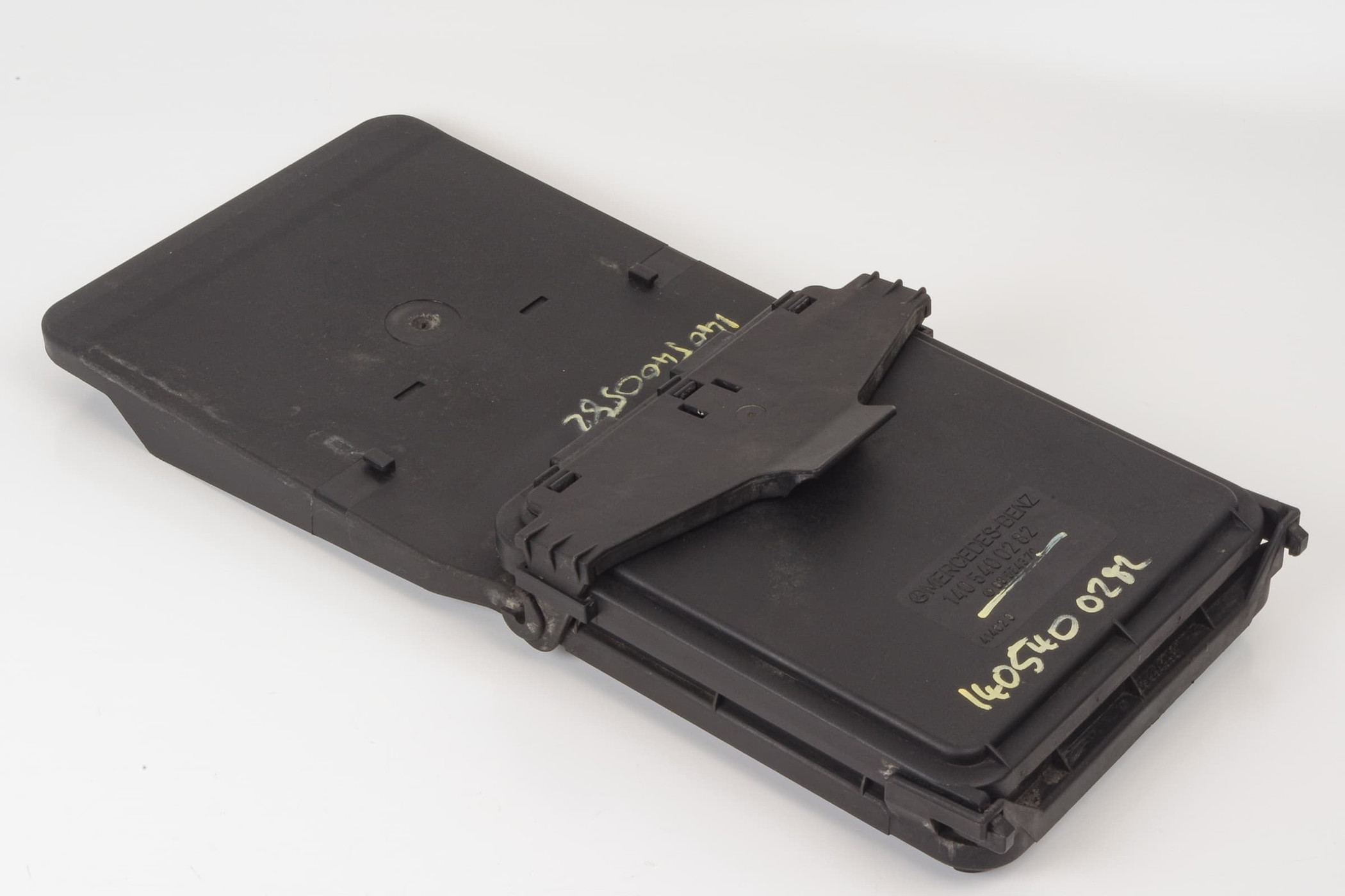 Mercedes 1405400282 Fuse Box Cover | W140 V140 C140 S