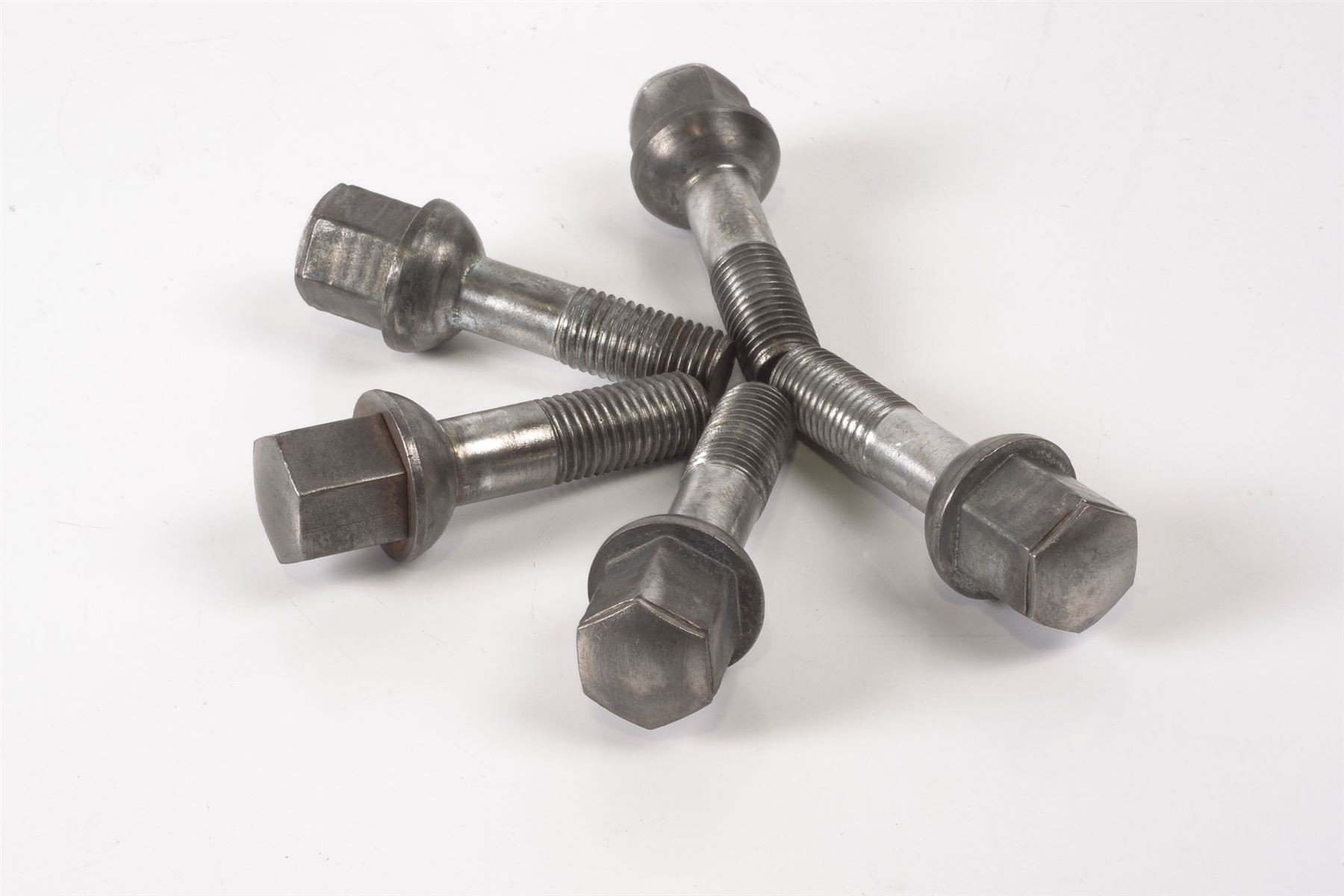 Mercedes 2104000170 Wheel Bolt x5 | W124 W210 S210 E R129 SL W202 C
