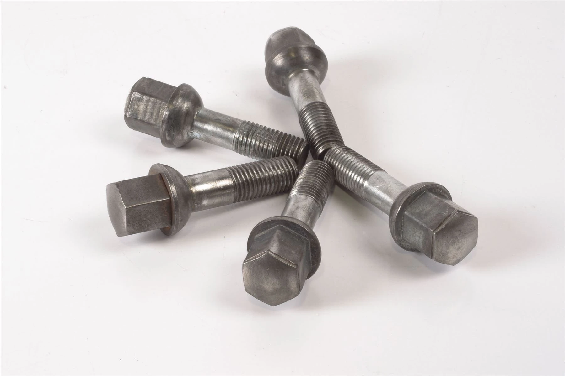 Mercedes 2104000170 Wheel Bolt x5 | W124 W210 S210 E R129 SL W202 C