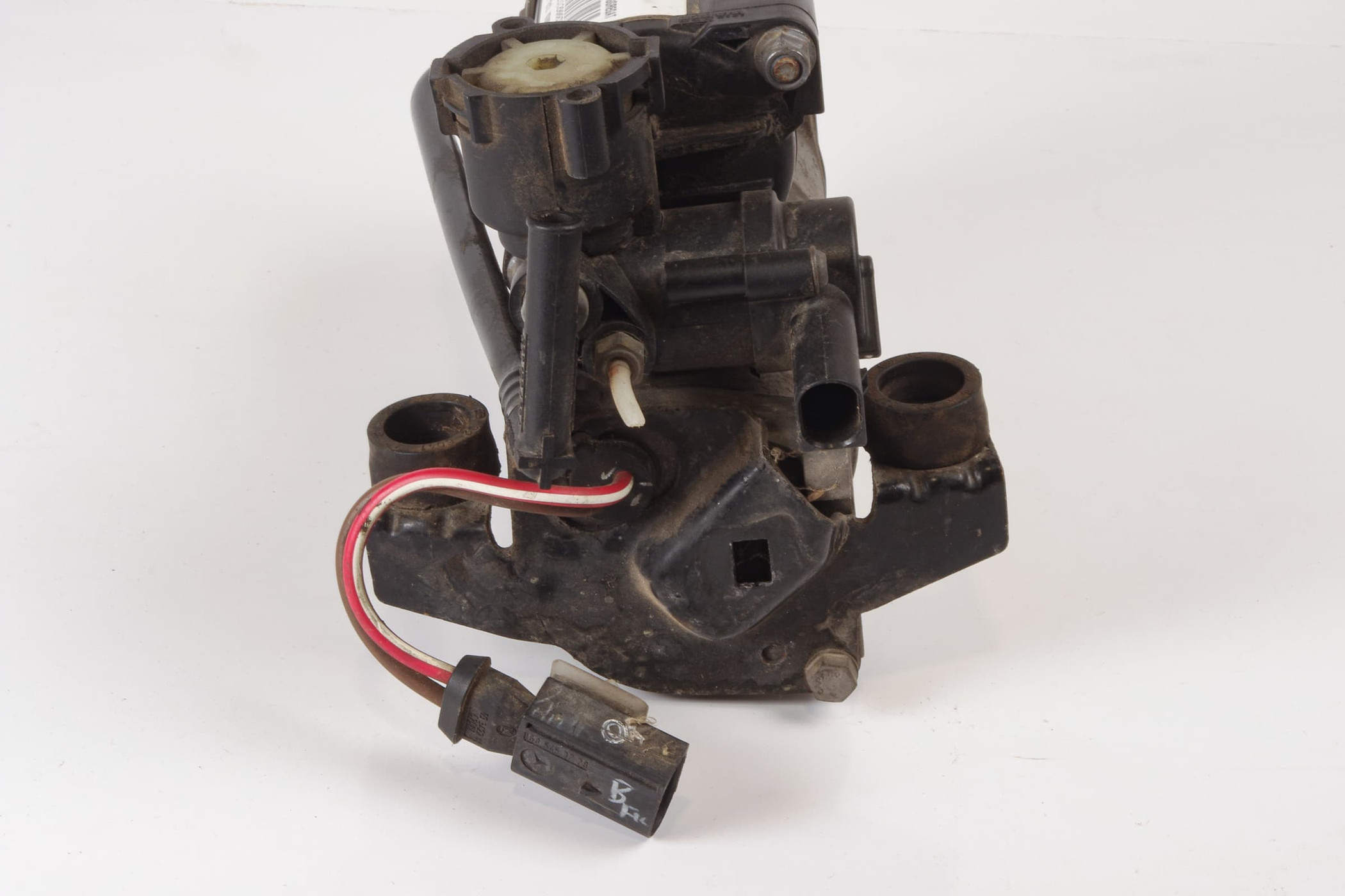 Mercedes 2203200104 Airmatic Suspension Pump | W220 S