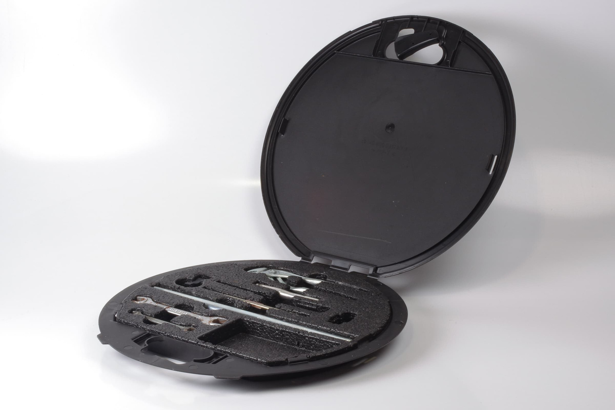 Mercedes 1408900111 Tool Kit (b) | W140 V140 C140 S