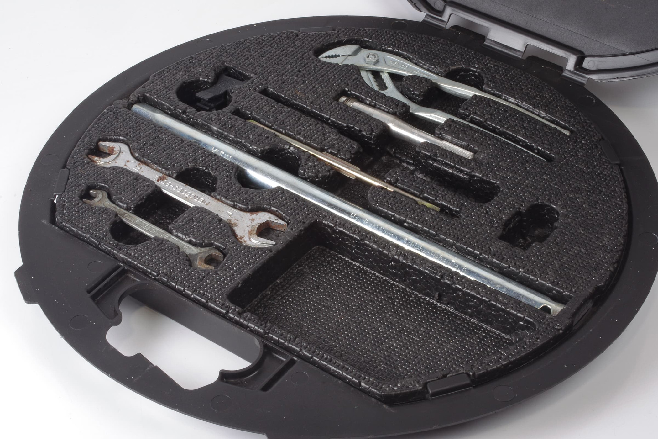 Mercedes 1408900111 Tool Kit (b) | W140 V140 C140 S