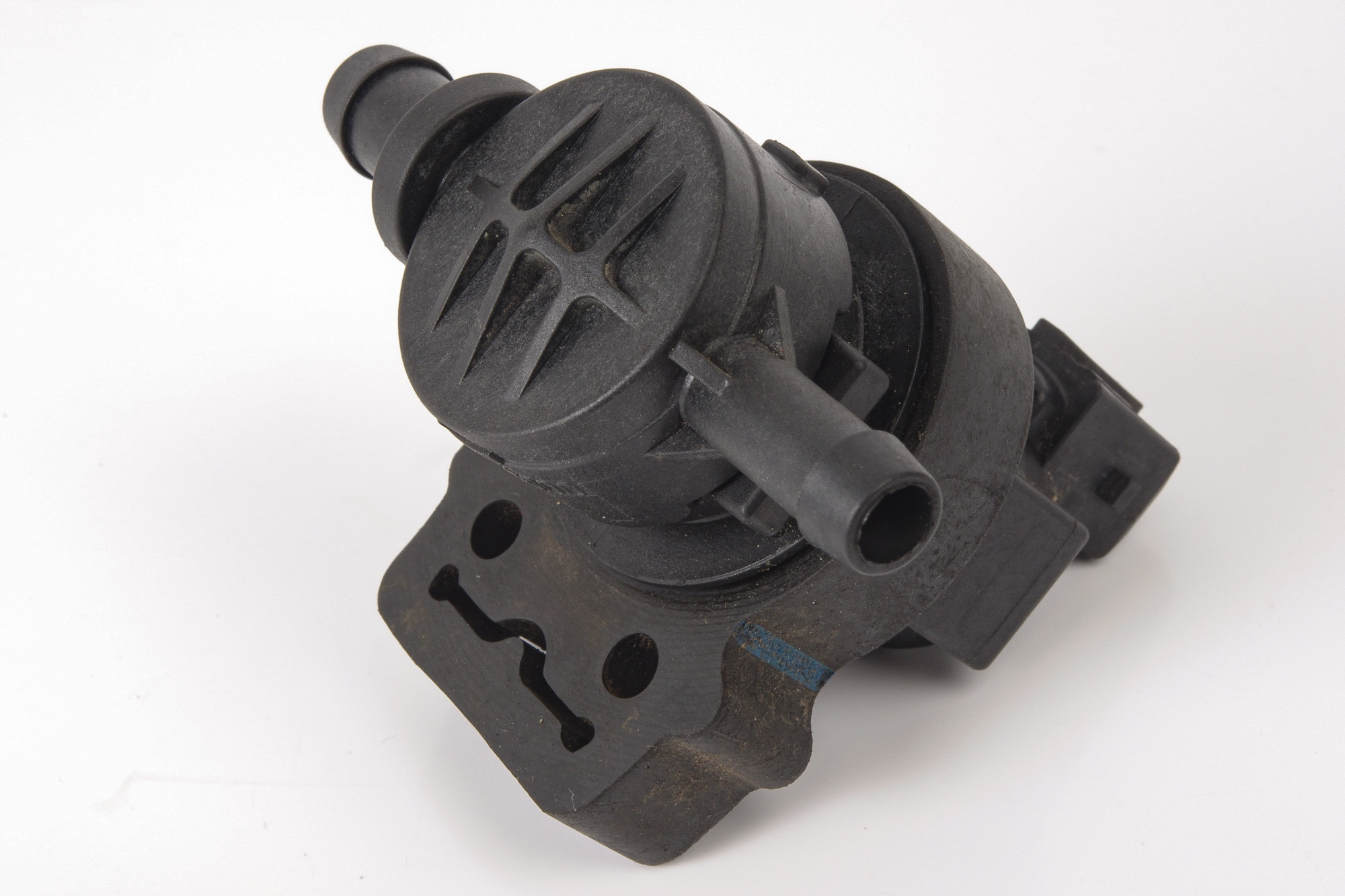 Mercedes 0004701593 Purge Valve | R129 SL W140 W220 S R170 SLK W202 W203...