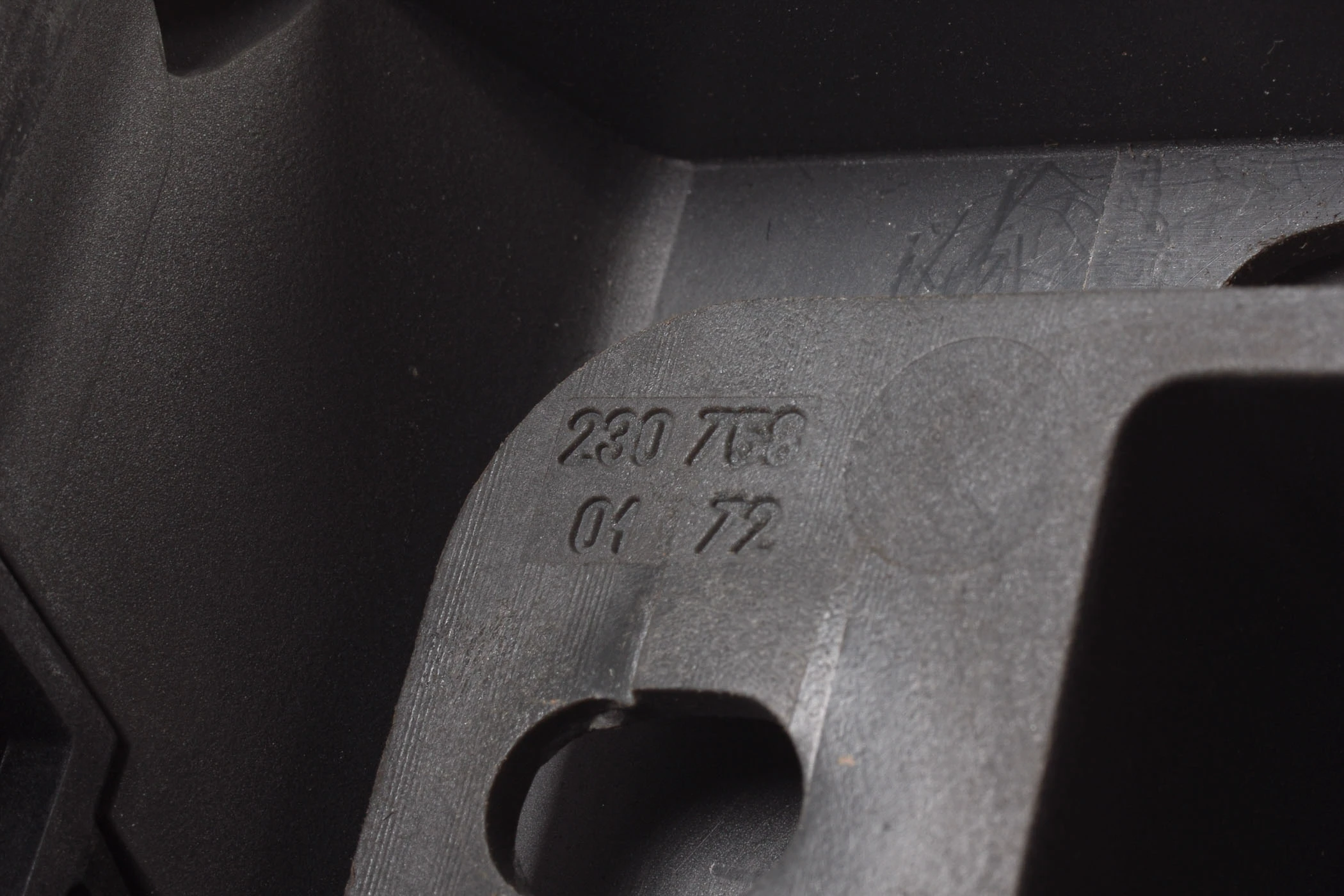 Mercedes 2306940014 Boot Partition Bracket - Left Grey (a) | R230 SL