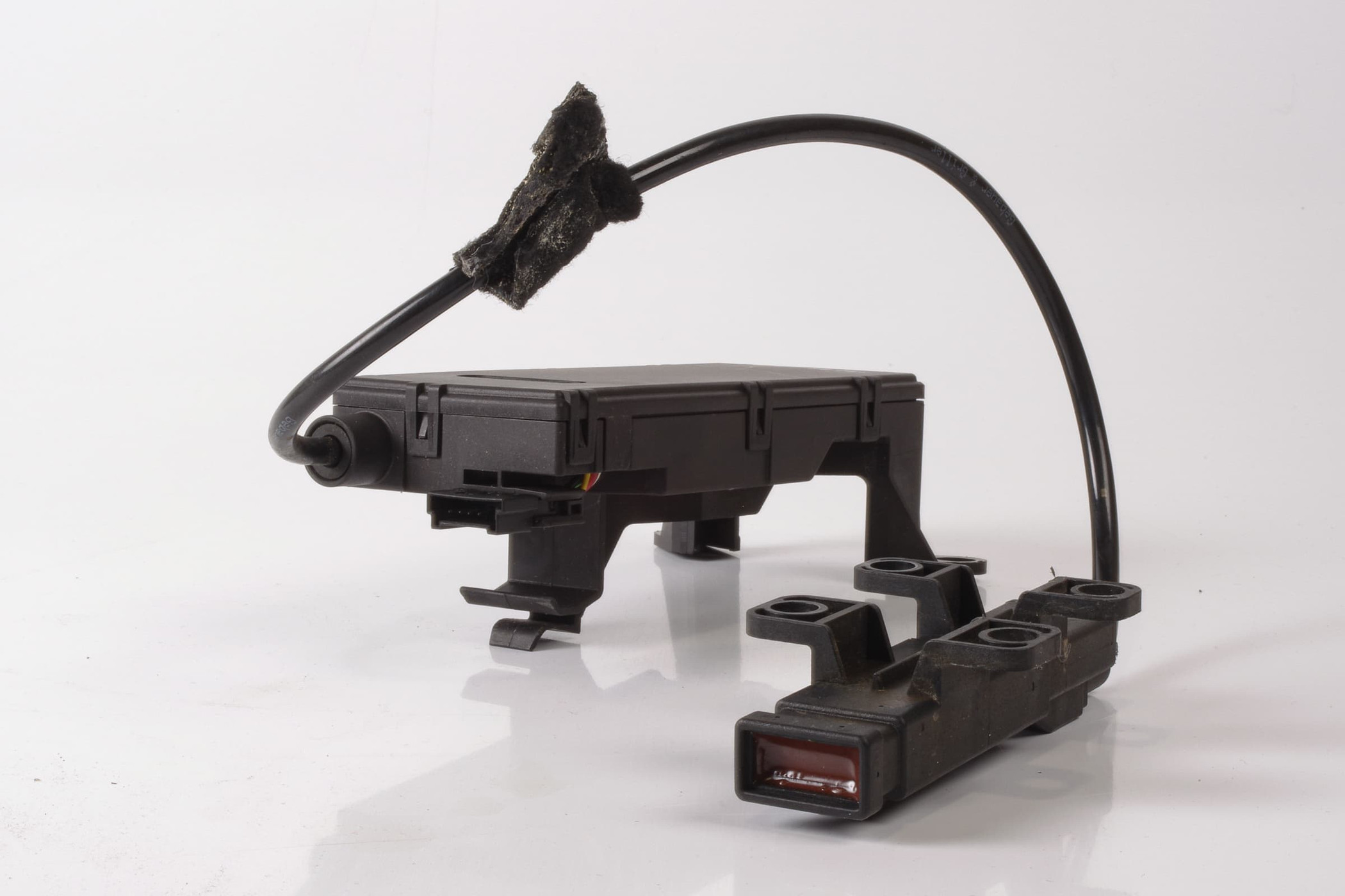 Mercedes 2308200075 Antenna Receiver | R230 SL