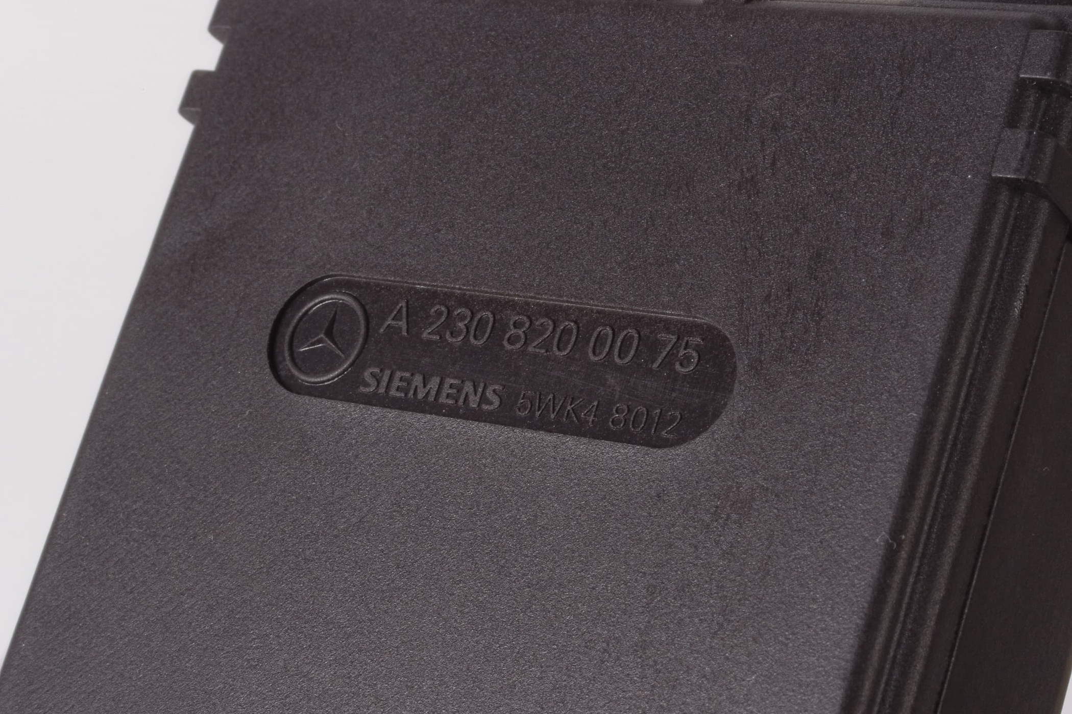 Mercedes 2308200075 Antenna Receiver | R230 SL