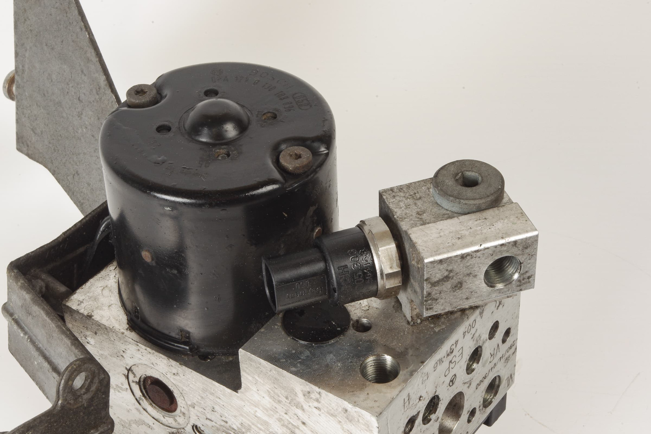 Mercedes 0044314612 ABS Pump | R107 R129 SL W124 E W126 W140 S W201 C C215 CL