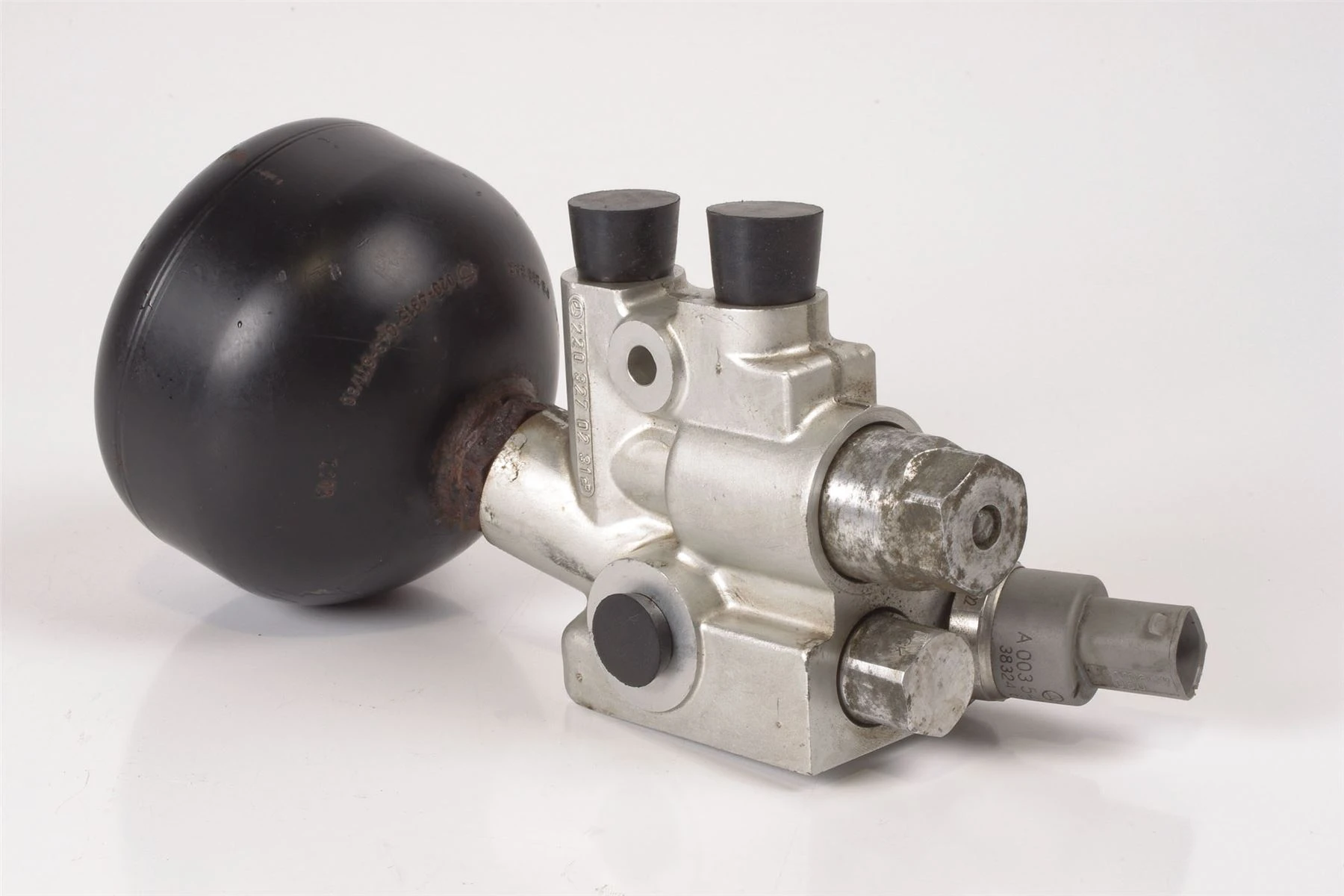 Mercedes 2203200858 ABC Valve Block | C215 CL W220 S R230 SL