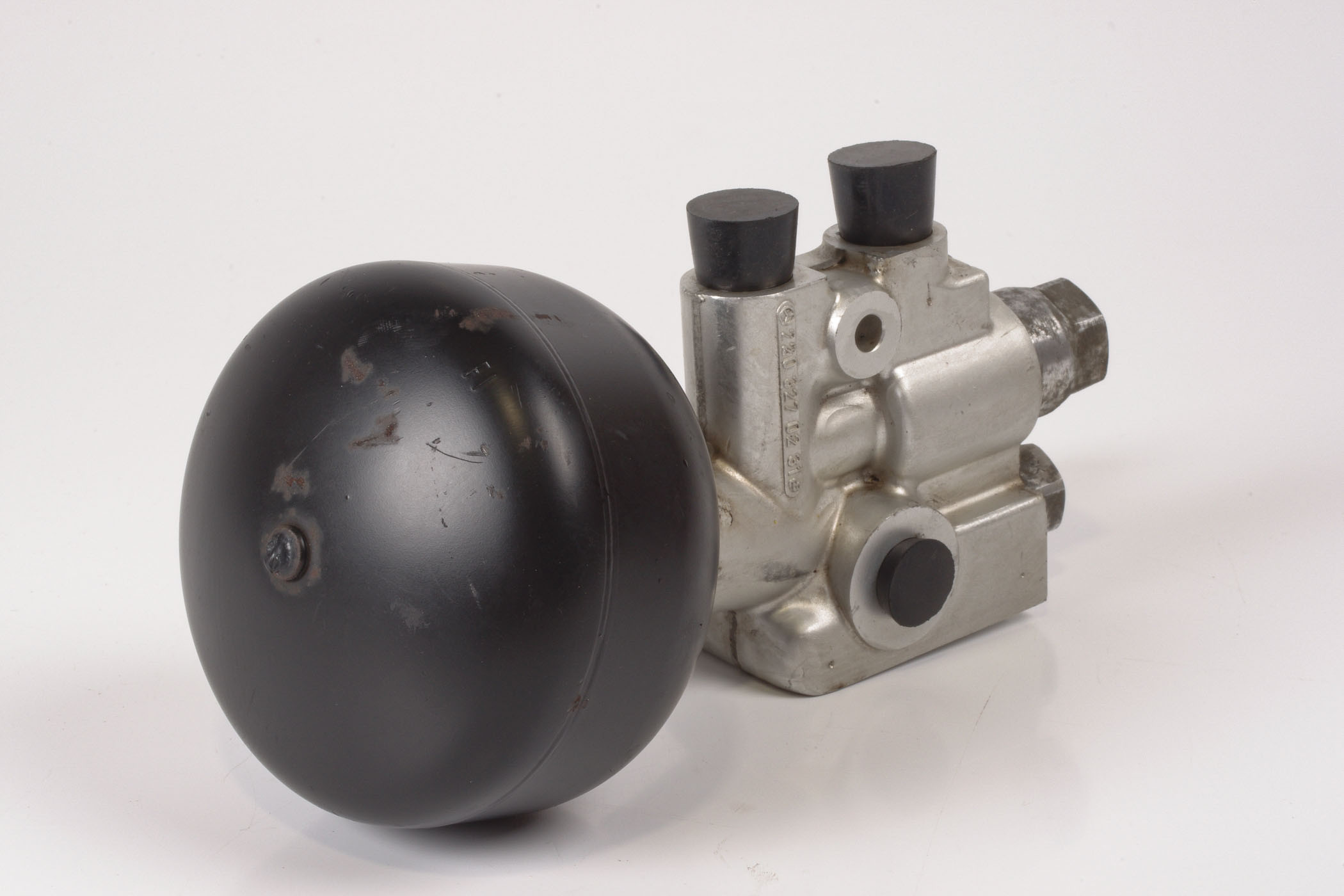 Mercedes 2203200858 ABC Valve Block | C215 CL W220 S R230 SL