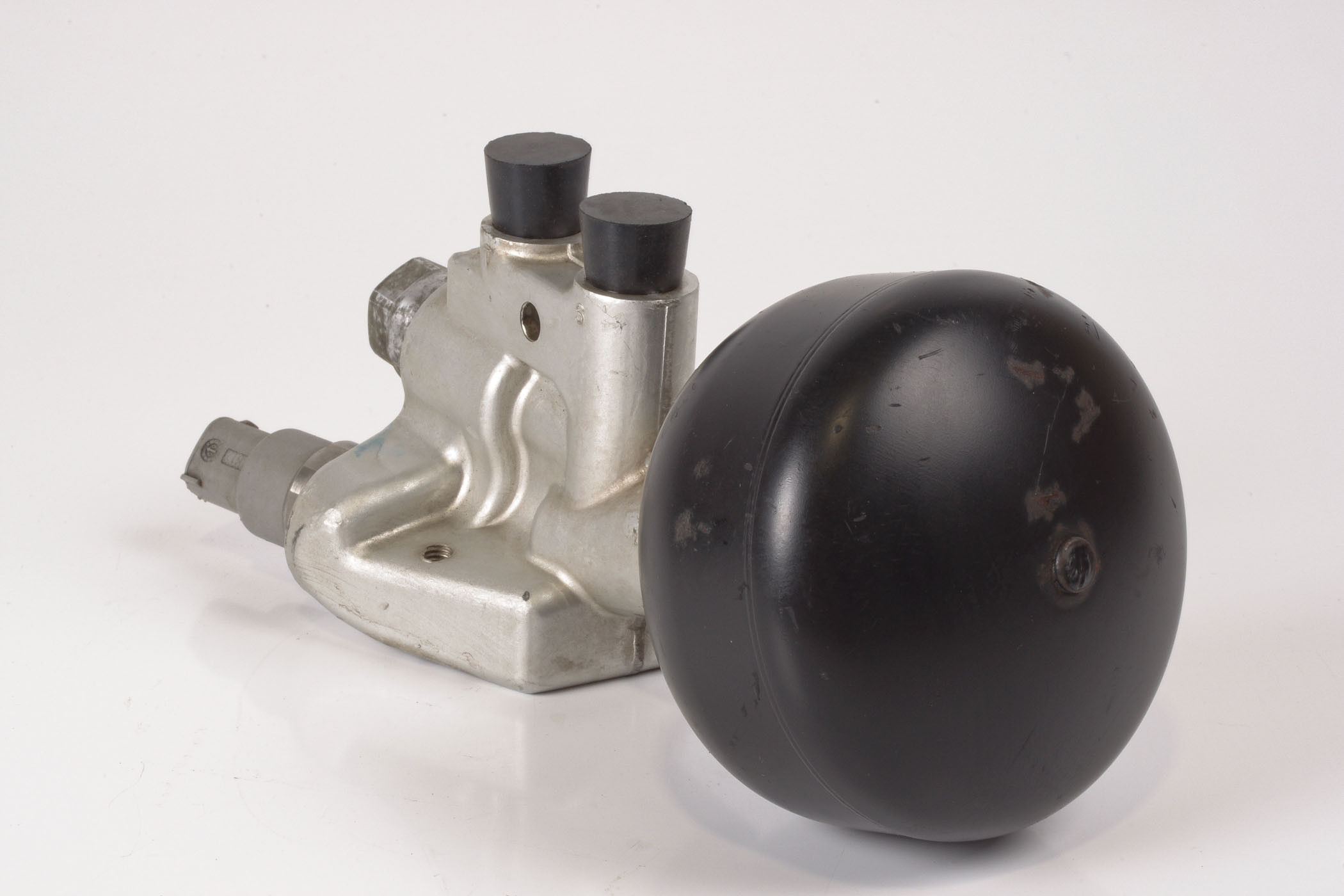 Mercedes 2203200858 ABC Valve Block | C215 CL W220 S R230 SL