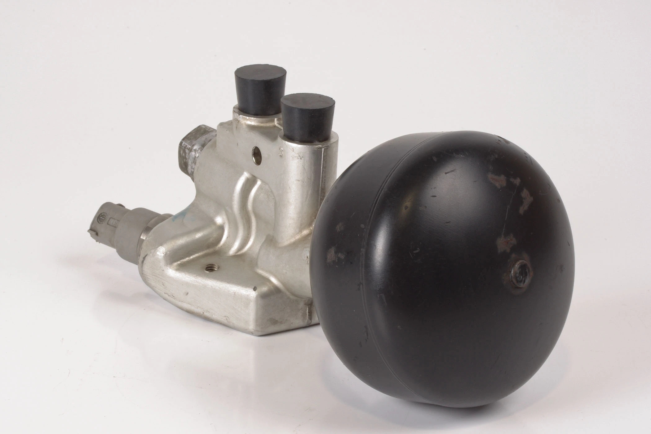 Mercedes 2203200858 ABC Valve Block | C215 CL W220 S R230 SL